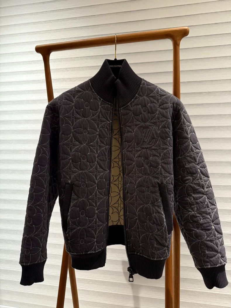 Louis Vuitton Dedicate cotton-padded clothes jacket 2502-Ne