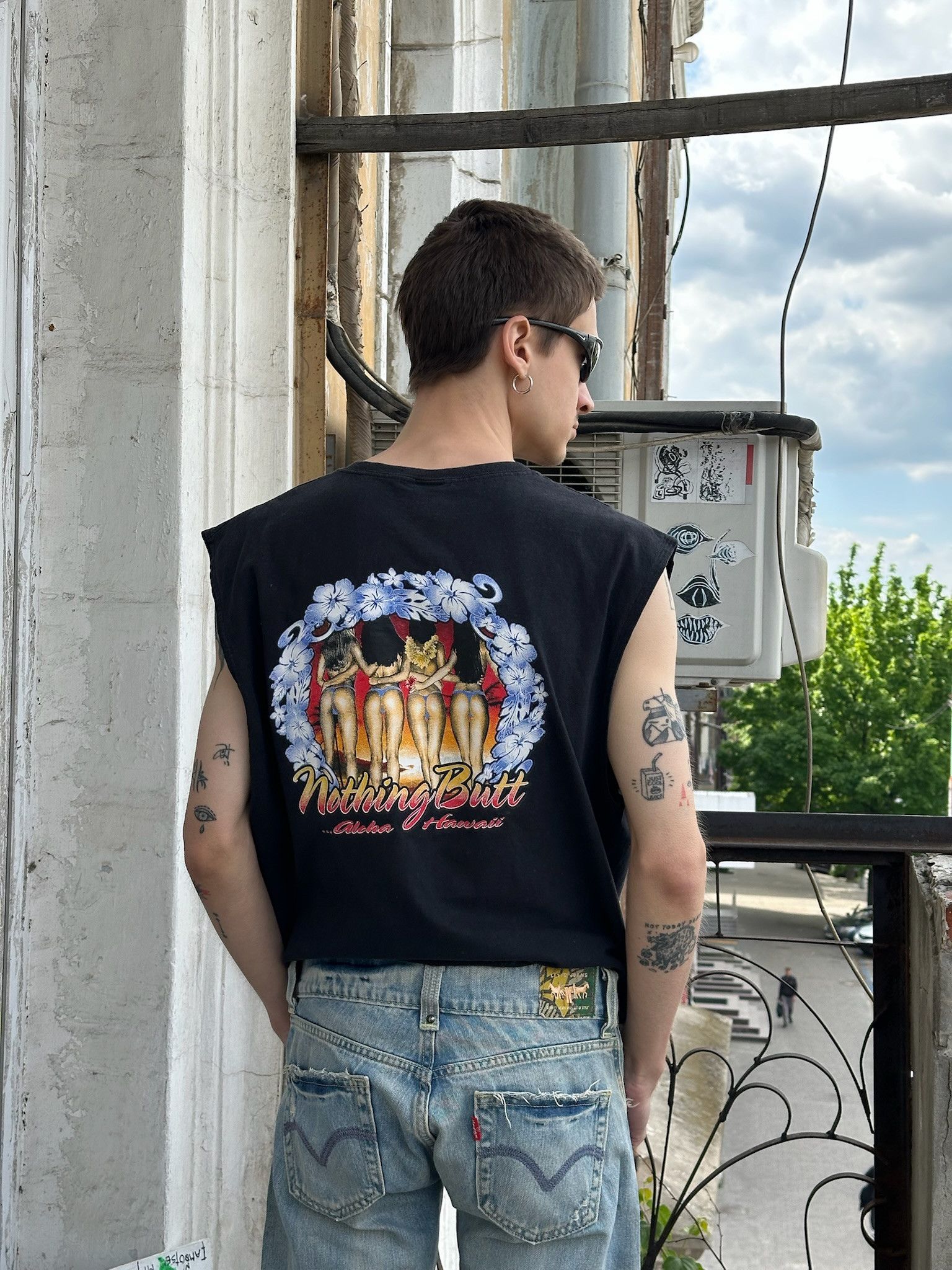 Vintage Vintage Y2K Sexy Nude Girl Big Ass Art T-shirt Porn Style Size US XL / EU 56 / 4 - 1 Thumbnail