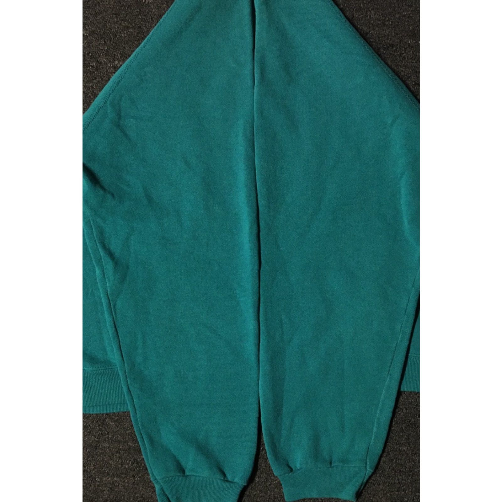 Tultex VINTAGE Tultex Green 80s Distressed Boxy Sweatshirt Hoodie Men M USA Punk Biker Grunge Surf Skate Retro 90s Style Pullover Distressed Size US M / EU 48-50 / 2 - 5 Thumbnail