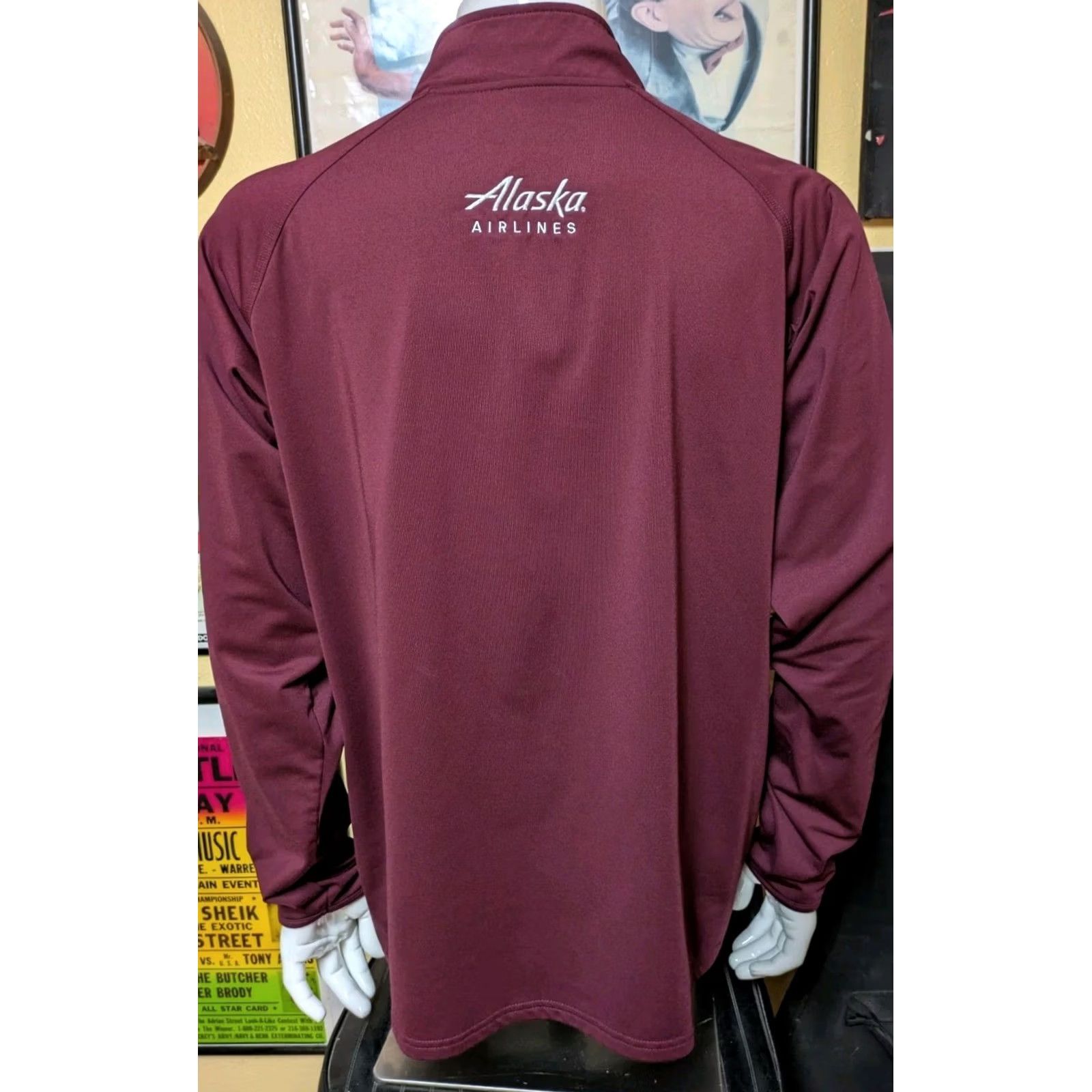 Holloway Alaska Airlines Long Sleeve Pullover Shirt XL Wolf Logo Pullover Sweatshirt Mens Red Logo 90s Style Size US L / EU 52-54 / 3 - 3 Thumbnail