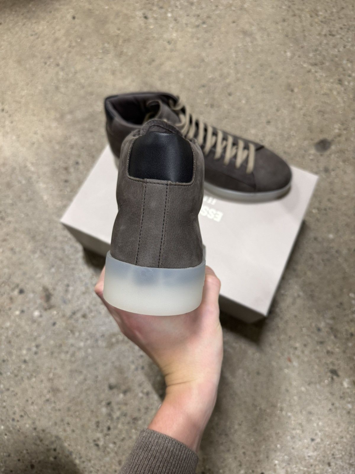 Essentials × Fear of God Fear of God Essentials Tennis High Top Sneaker NEW 325$ Size US 9 / EU 42 - 3 Thumbnail