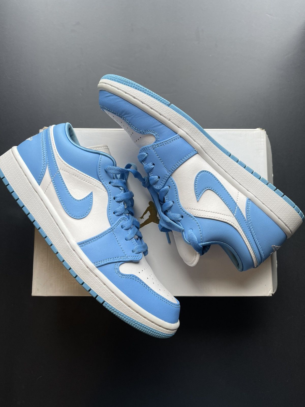 Nike Jordan 1 Low UNC Size US 9.5 / EU 42-43 - 1 Thumbnail