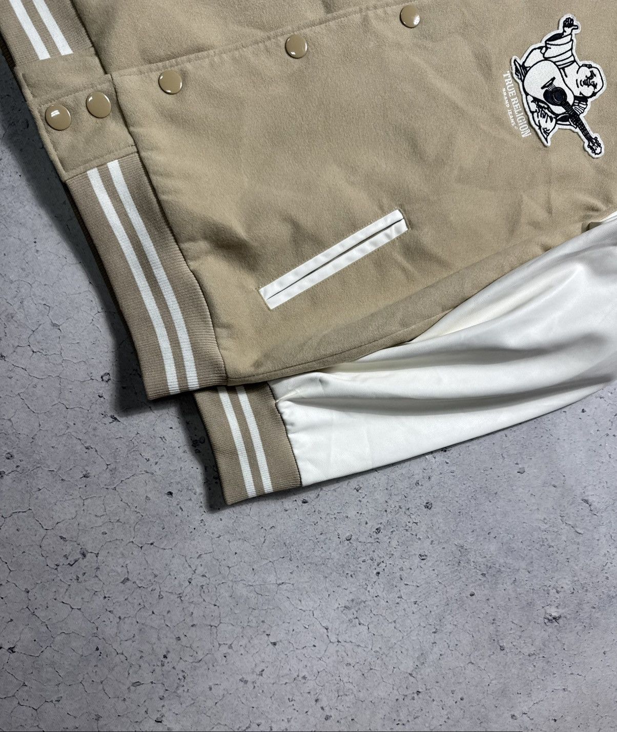 True Religion True Religion Varsity Jacket Bomber Jacket Big Logo Size M Size US M / EU 48-50 / 2 - 3 Thumbnail