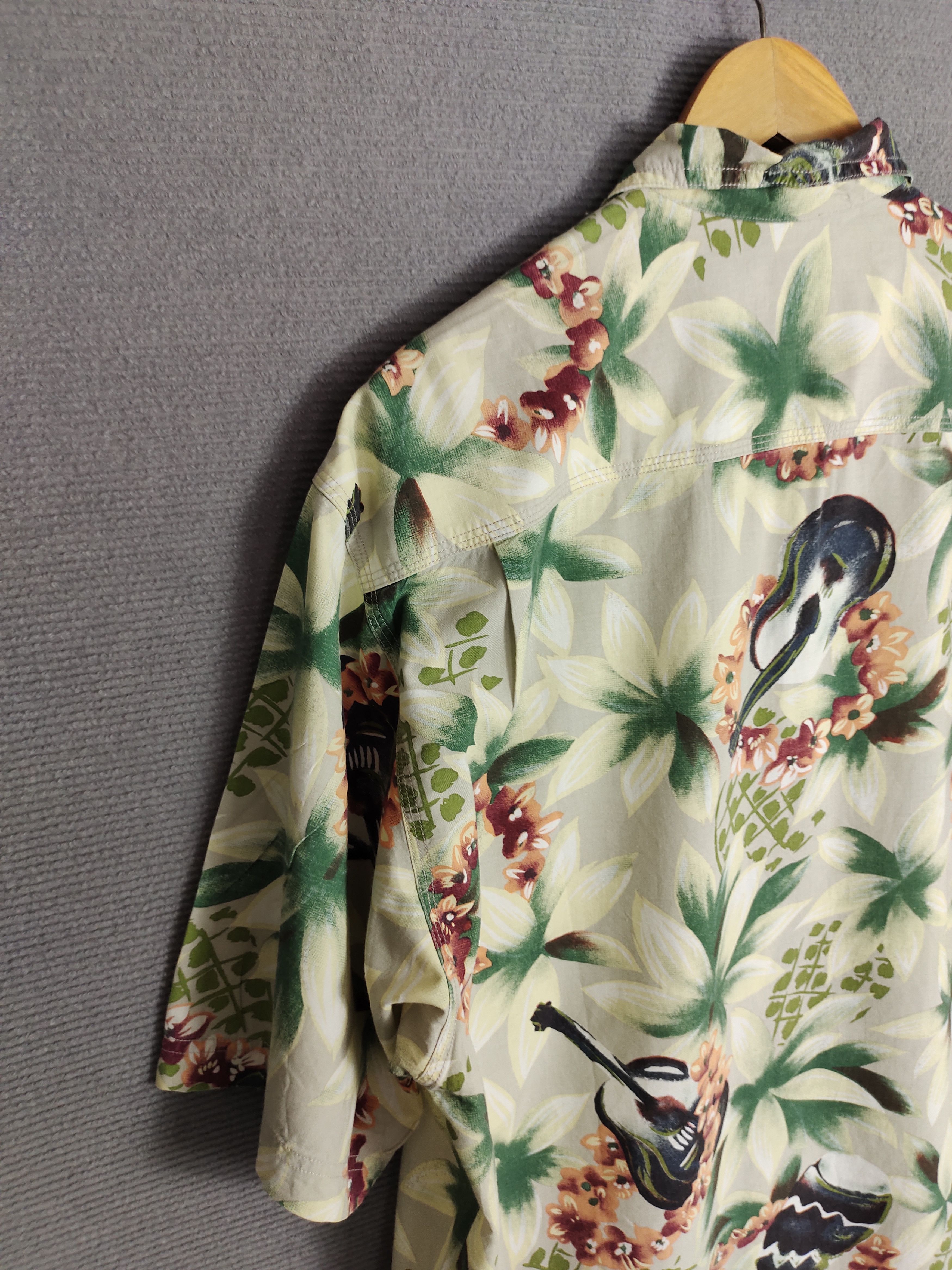 Tommy Bahama 1990s Tommy Bahama Guitar & Flower Printed Hawaiian Shirt Size US M / EU 48-50 / 2 - 10 Thumbnail