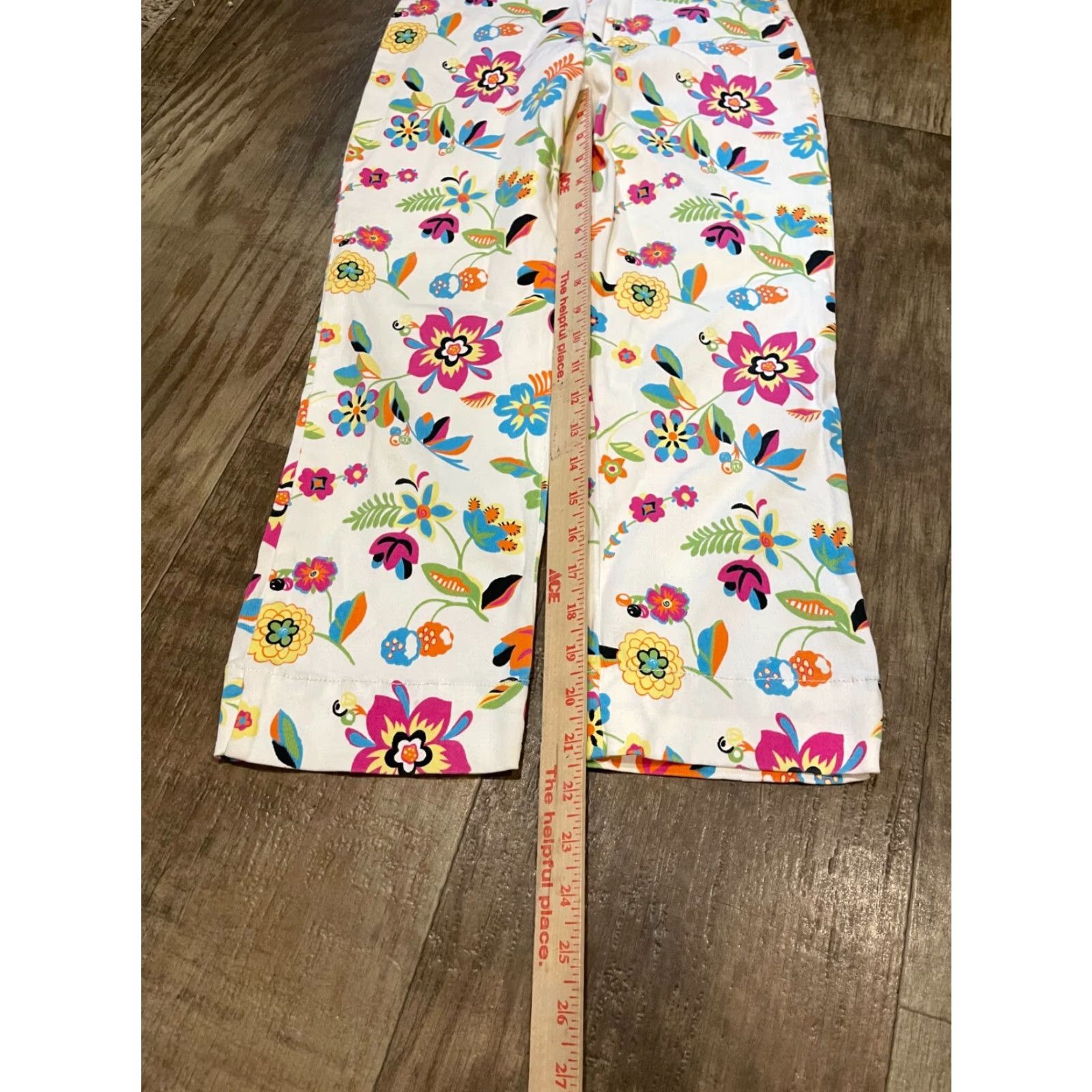 Guess GUESS Jeans Pants Womens S White Floral Pattern Denim Straight Style Size 28" / US 6 / IT 42 - 2 Thumbnail