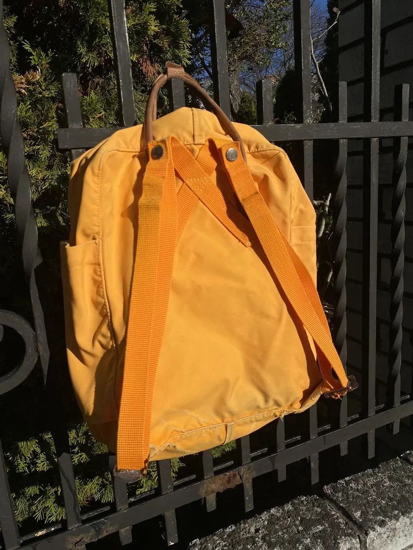 Fjallraven × Vintage Vintage Backpack Fjallraven Kanken No.2 Laptop 15 Acorn Size ONE SIZE - 18 Thumbnail