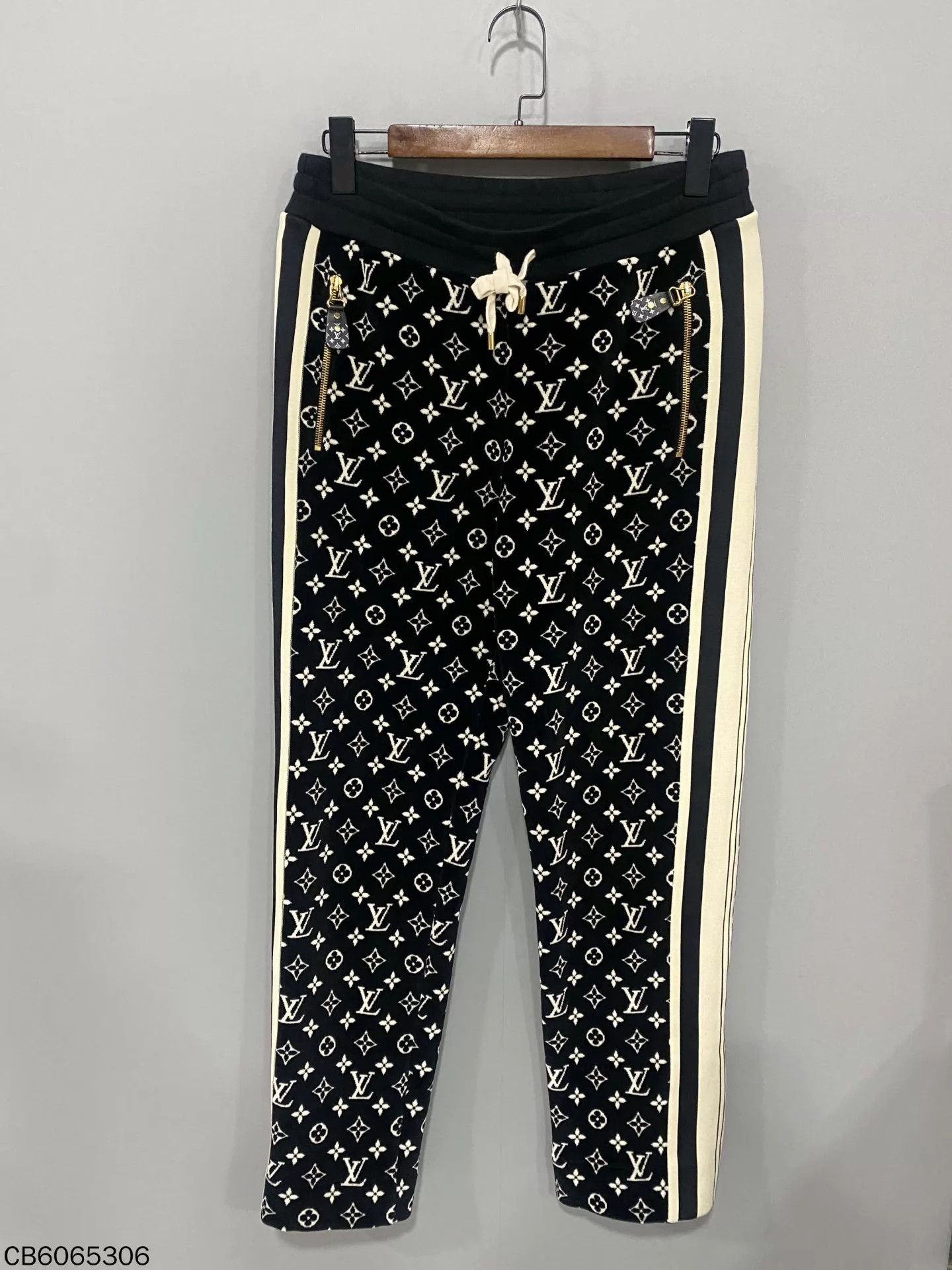 Louis Vuitton LV 99 New Flocked Monogram All Over Pants S Size 26" / US 2 / IT 38 - 1 Thumbnail