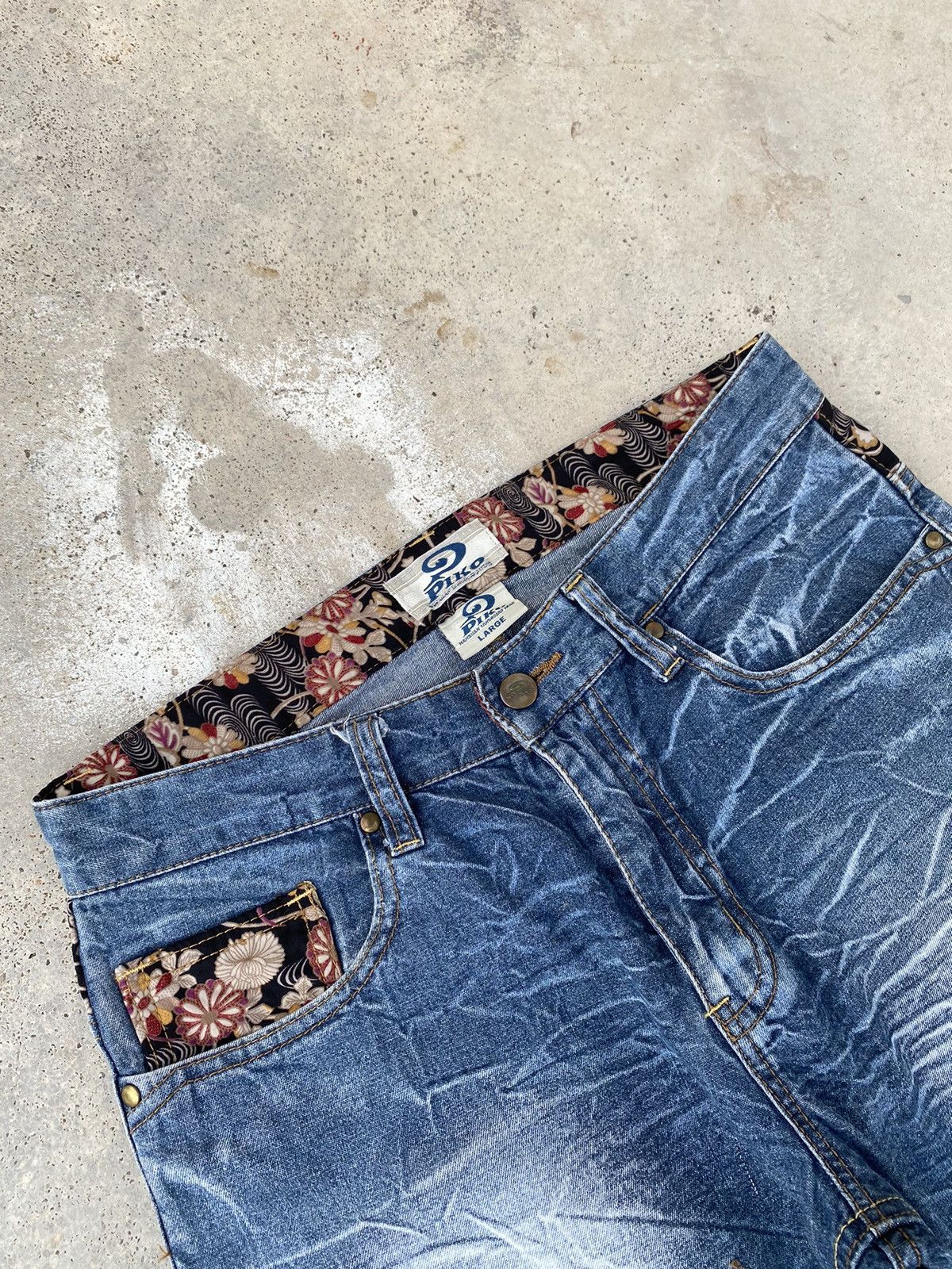 Other 2000s Piko Sukajan Tamashi Karakuri Styled Jorts Size US 32 / EU 48 - 5 Thumbnail