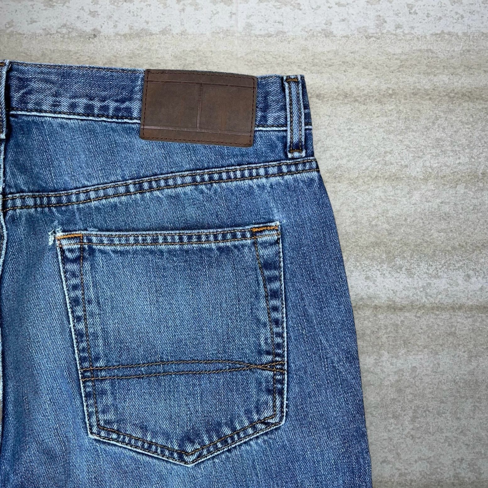 Tommy Hilfiger Vintage Y2K Tommy Hilfiger Jeans 34x30 Relaxed Medium Wash Size US 34 / EU 50 - 3 Thumbnail