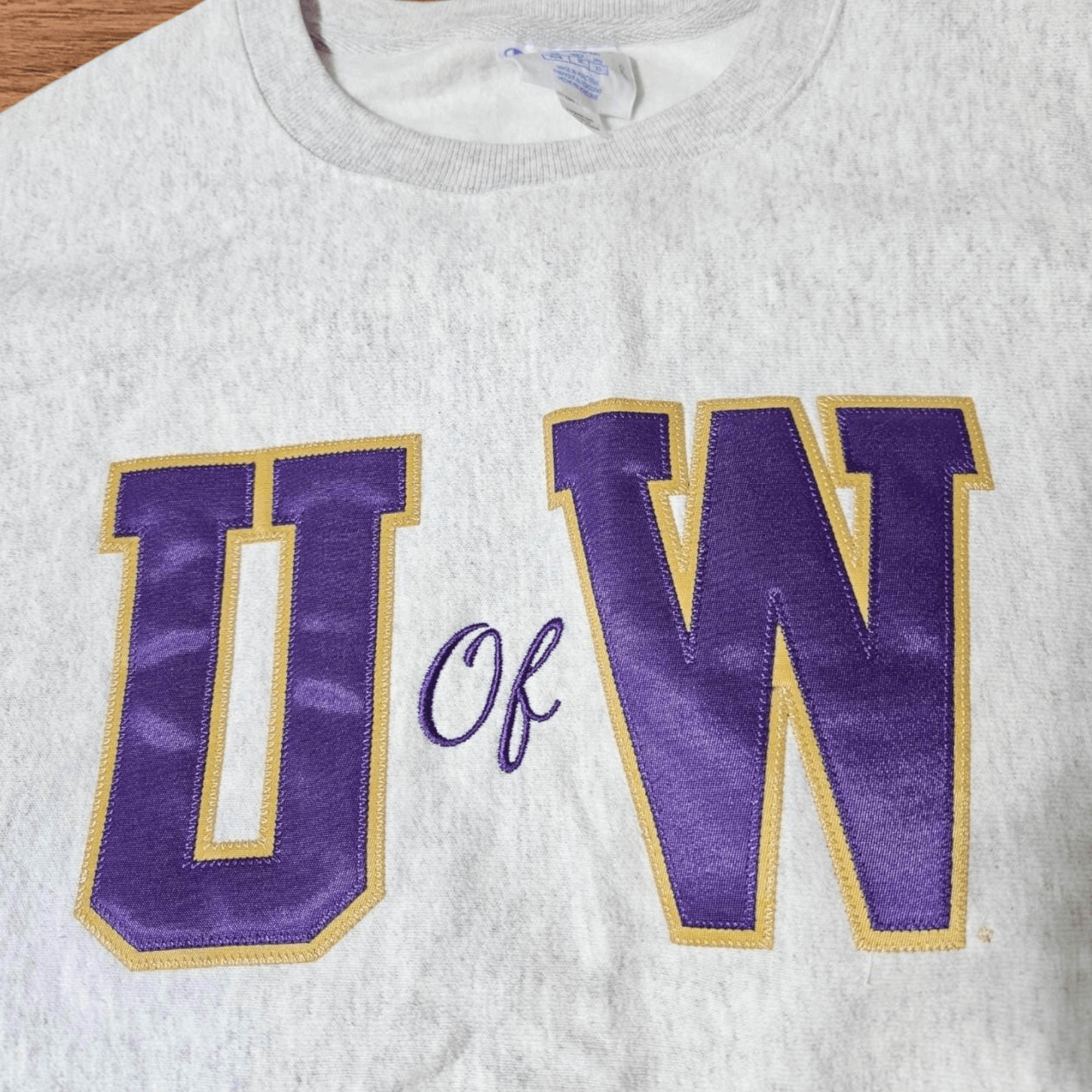 Champion 90s Huskies Champion Reverse Weave Sweater Washington Size M Size US M / EU 48-50 / 2 - 2 Thumbnail