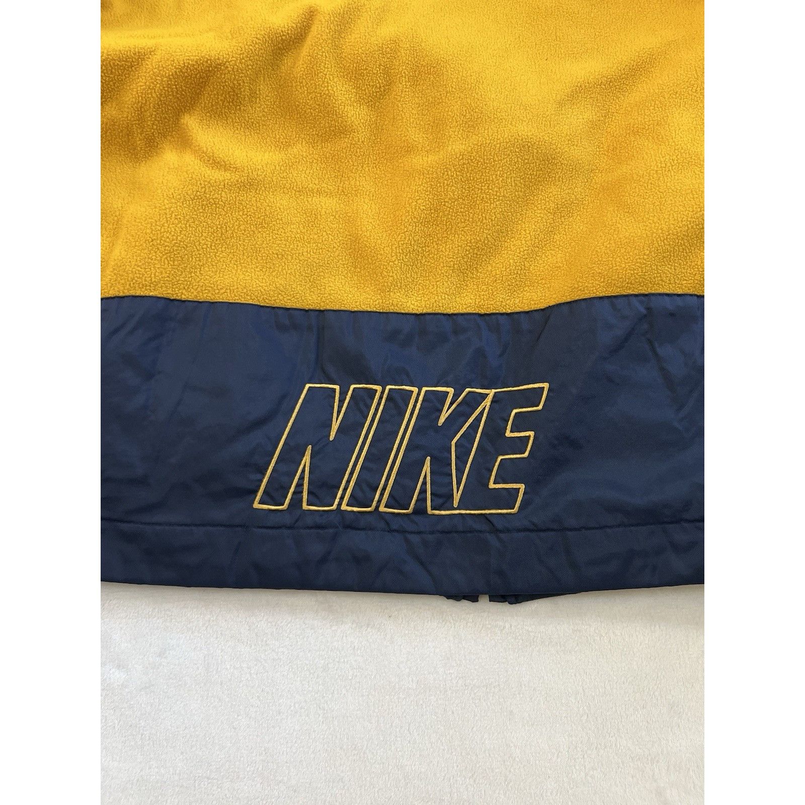 Nike Vintage Nike Reversible Jacket Size Large Blue Yellow Fleece Size US L / EU 52-54 / 3 - 17 Thumbnail
