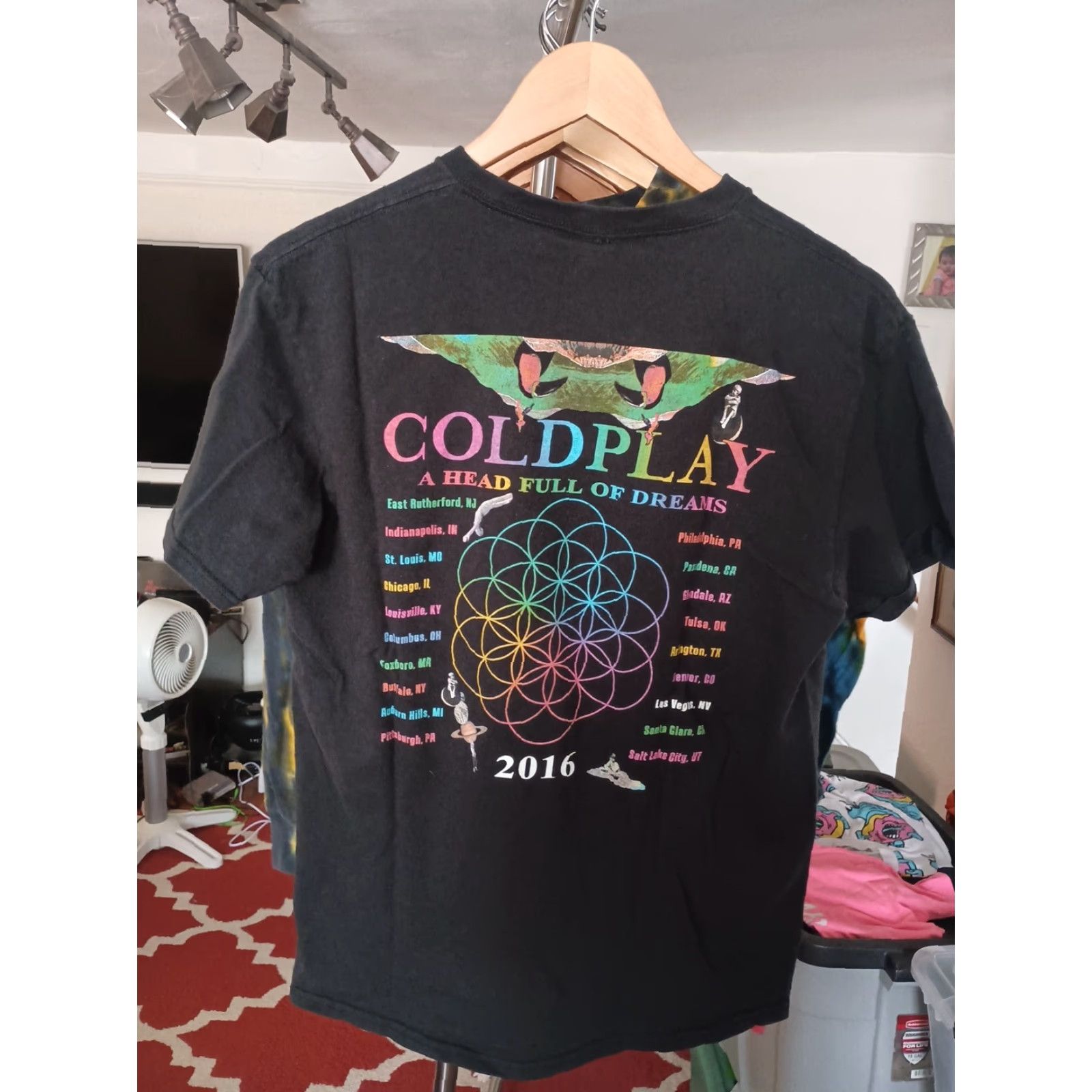 Delta Coldplay A Head Full Of Dreams 2016 Tour Rock Band Music Pop T-shirt Mens Size M Black Size US M / EU 48-50 / 2 - 3 Thumbnail