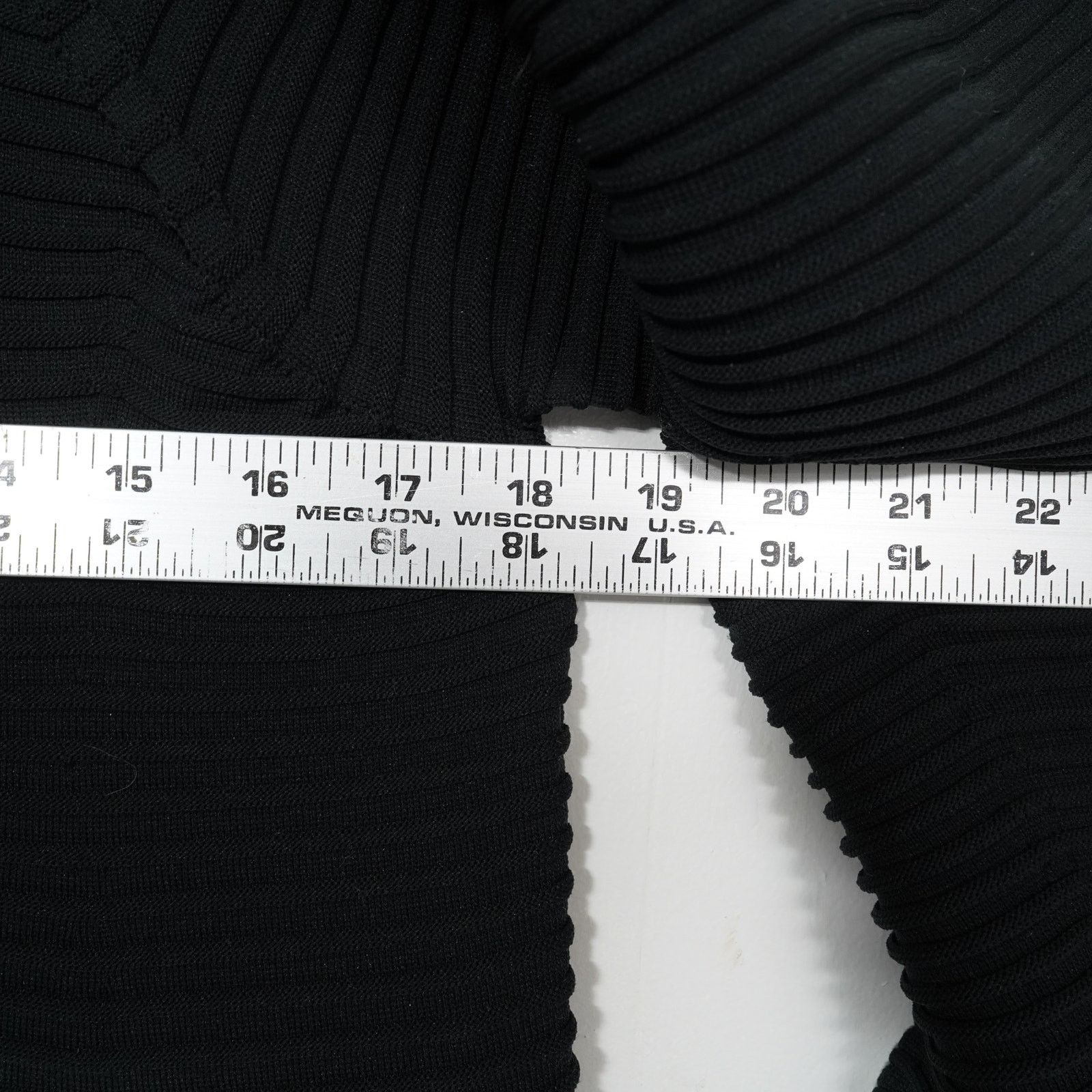 Pleats Please Issey Miyake Pleats Please Issey Miyake Black Pleated Long Sleeve Dress Size M / US 6-8 / IT 42-44 - 7 Thumbnail
