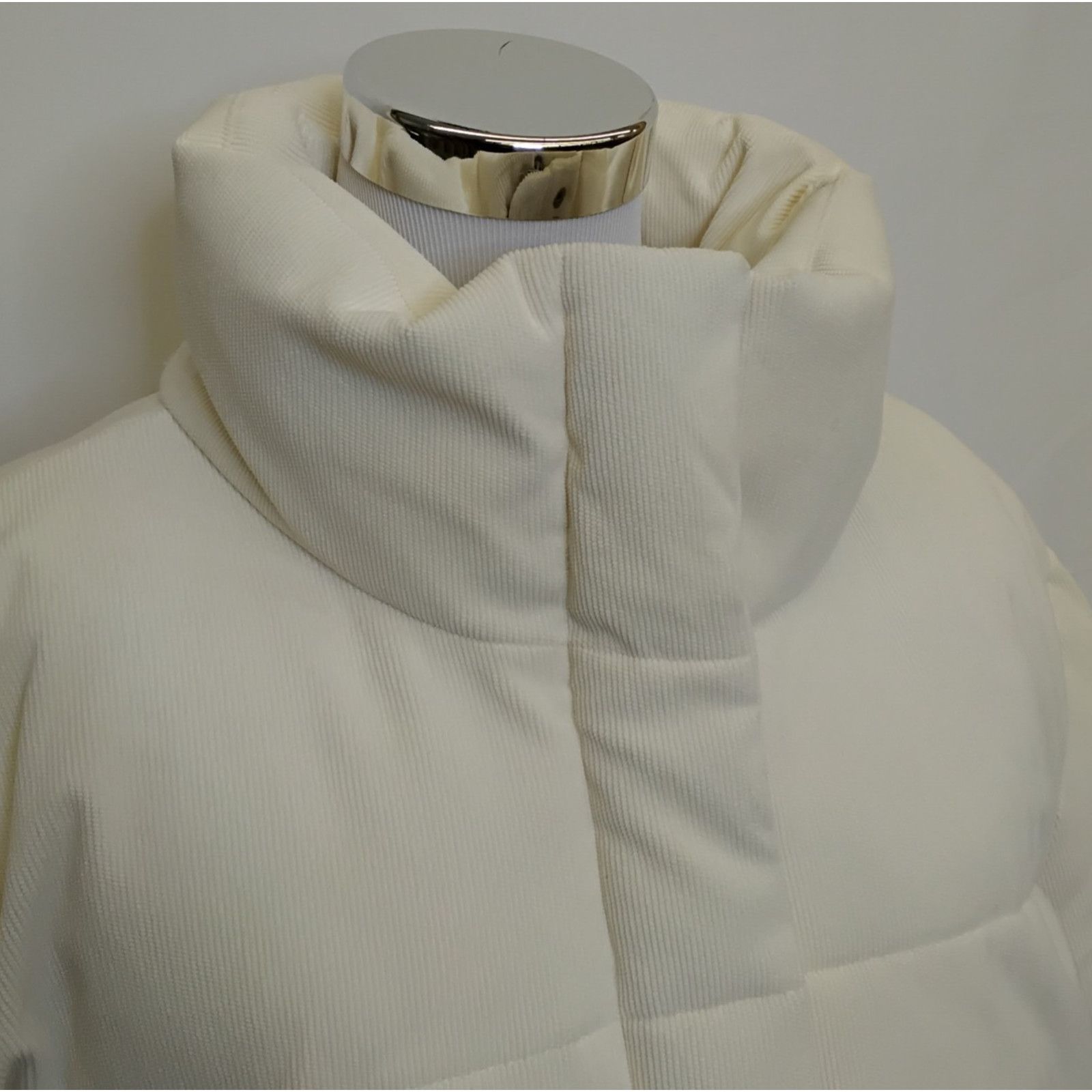 Levi's Levi's Corduroy Puffer Jacket Women's XL White Cropped NWT Size XL / US 12-14 / IT 48-50 - 4 Thumbnail