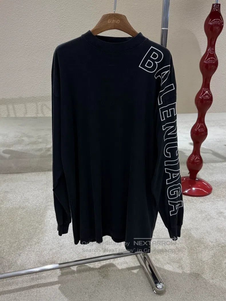 Balenciaga Balenciaga Round neck logo letter print long-sleeve hoodie Size US S / EU 44-46 / 1 - 1 Thumbnail