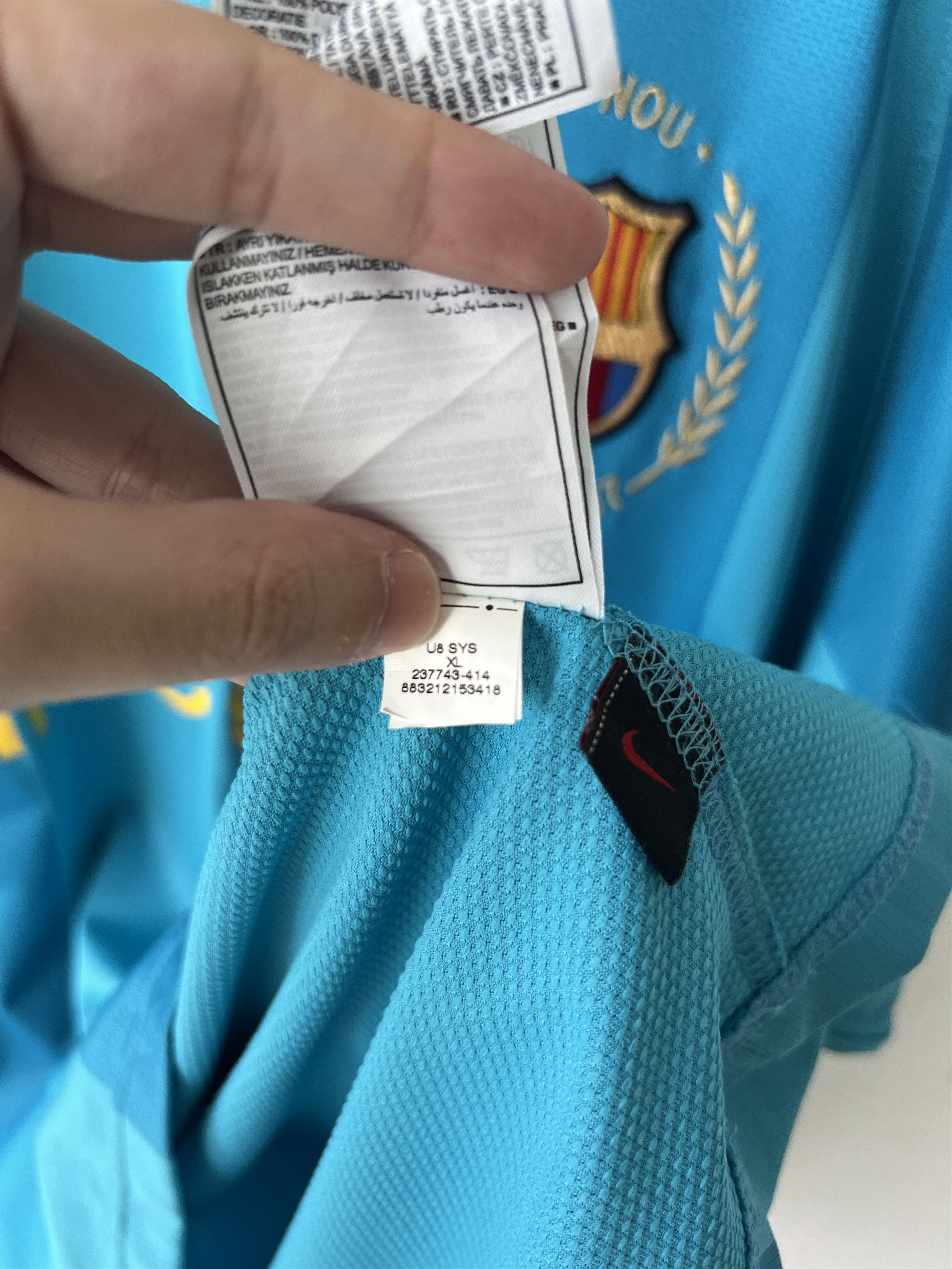 Nike (XL) Barcelona 2007-09 Away Kit Henry #14 Size US XL / EU 56 / 4 - 4 Thumbnail