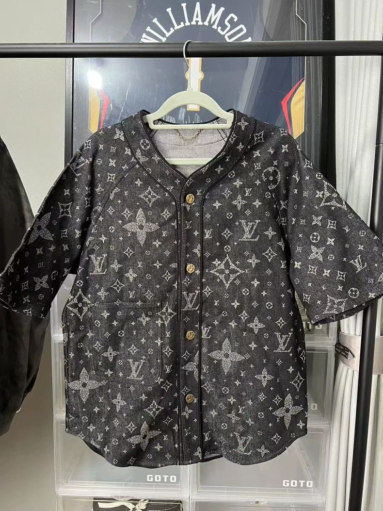 Louis Vuitton Louis Vuitton Three-flower full-printed baby's breath deni Size US S / EU 44-46 / 1 - 1 Thumbnail