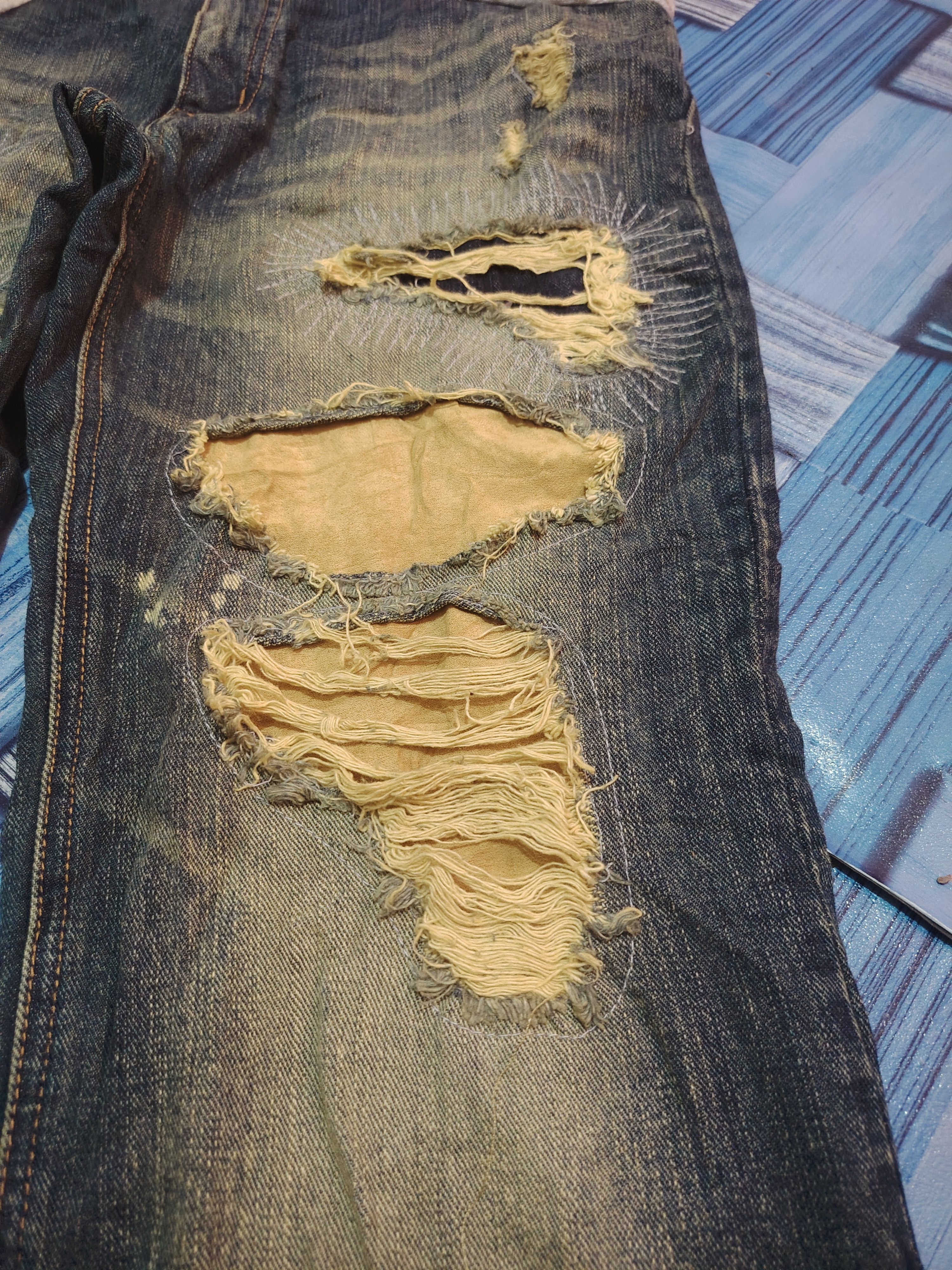 Who Decides War Japanese Exhibitionist TTU Distressed Denim Size US 33 - 7 Thumbnail