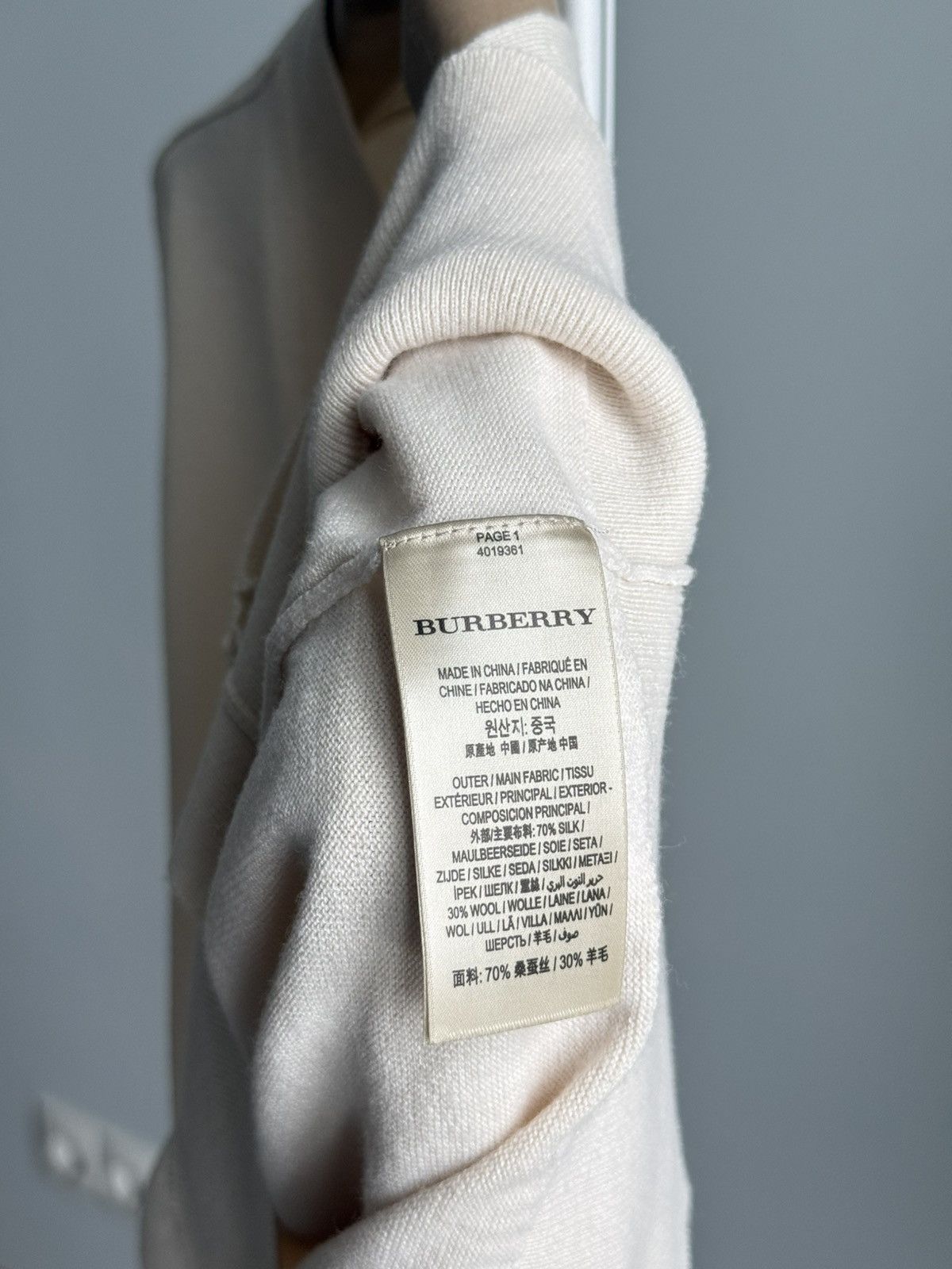 Burberry W's Vintage Burberry Wool Knitted Buttoned Cardigan Sweater Size M / US 6-8 / IT 42-44 - 11 Thumbnail