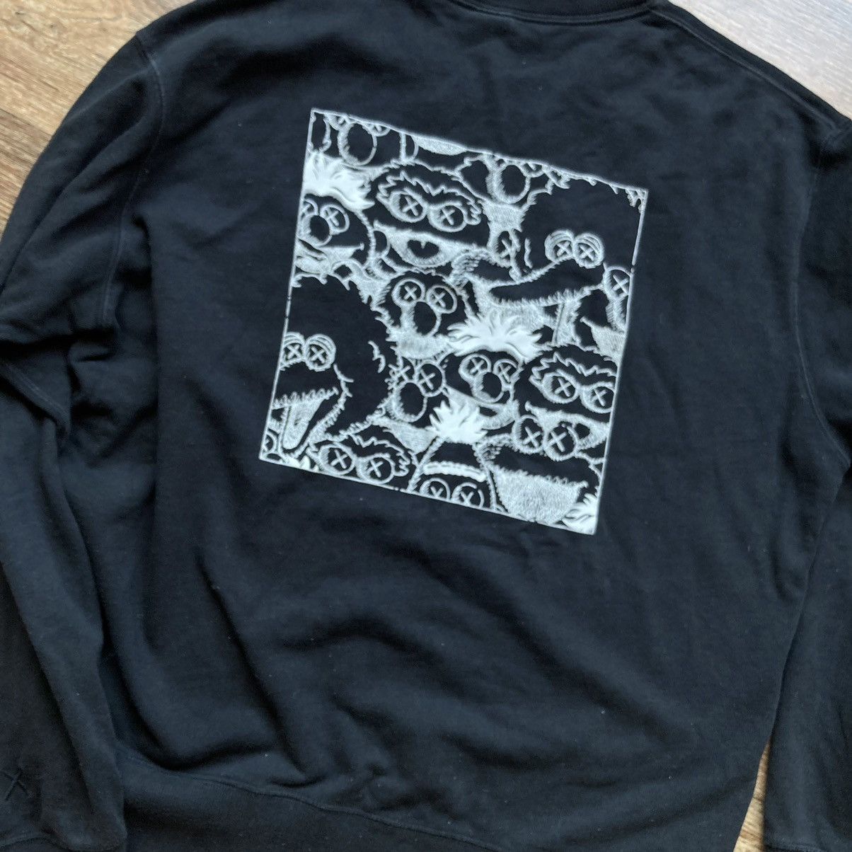 Kaws Vintage sweatshirt Kaws x Uniqlo Size US S / EU 44-46 / 1 - 5 Thumbnail