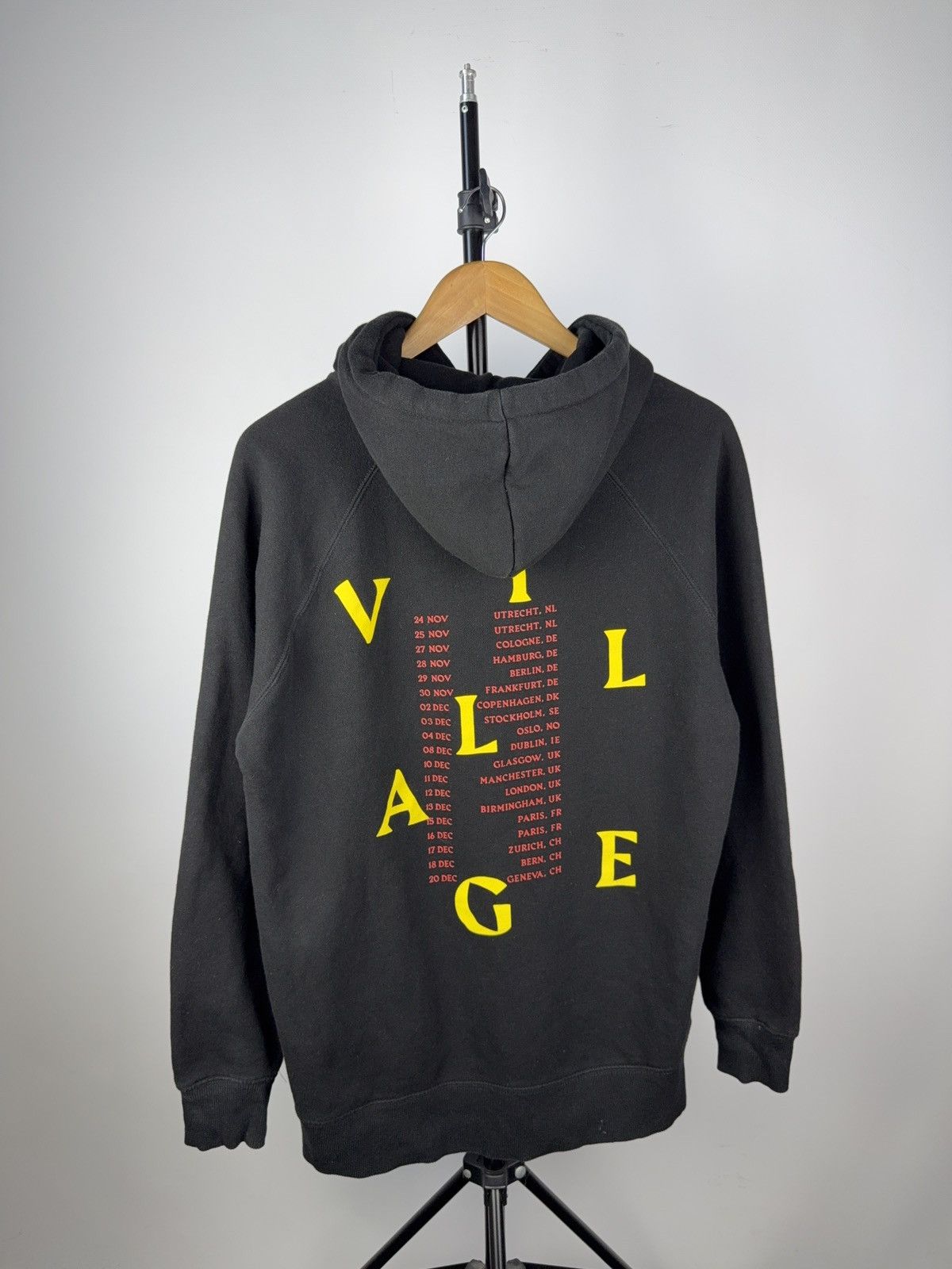 Band Tees Merch Jacob Banks European 2018 Tour Village Hoodie Black L Size US L / EU 52-54 / 3 - 8 Thumbnail
