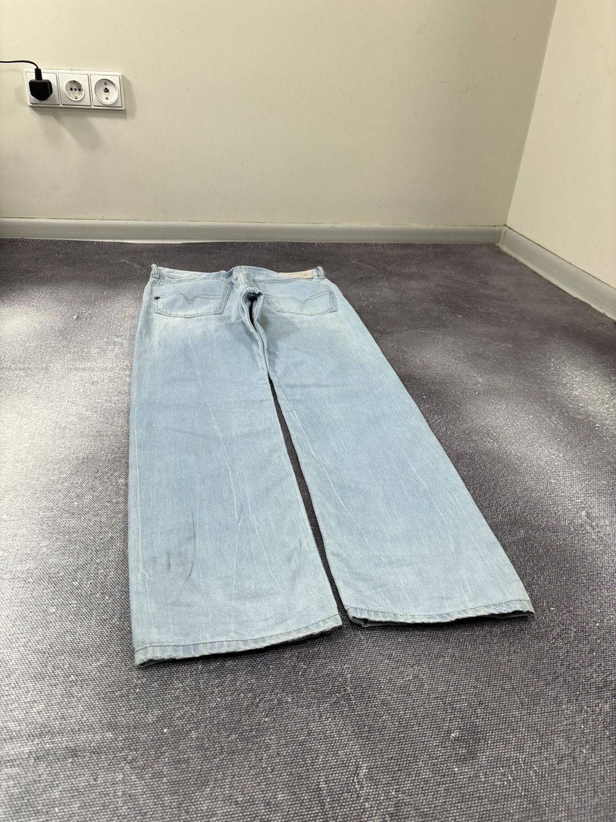 Diesel Diesel Waykee Regular Straight NWT Men’s Blue Denim Jeans Size US 30 / EU 46 - 19 Thumbnail