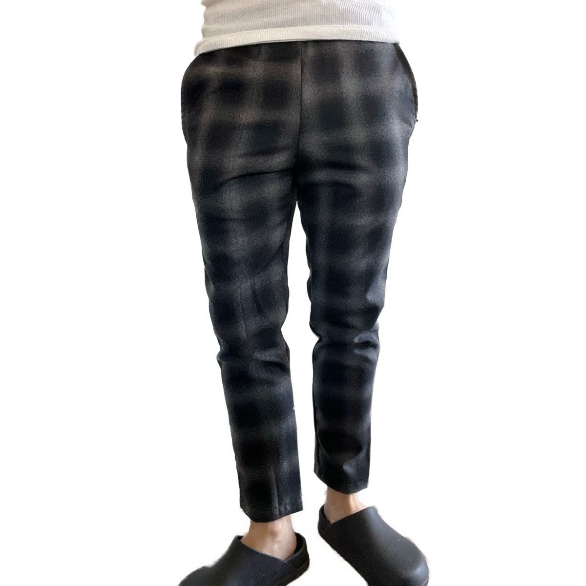 Liberal Youth Ministry Elastic Waist Cropped Shadow Plaid Pants in Grey Size 27" / US 4 / IT 40 - 8 Thumbnail