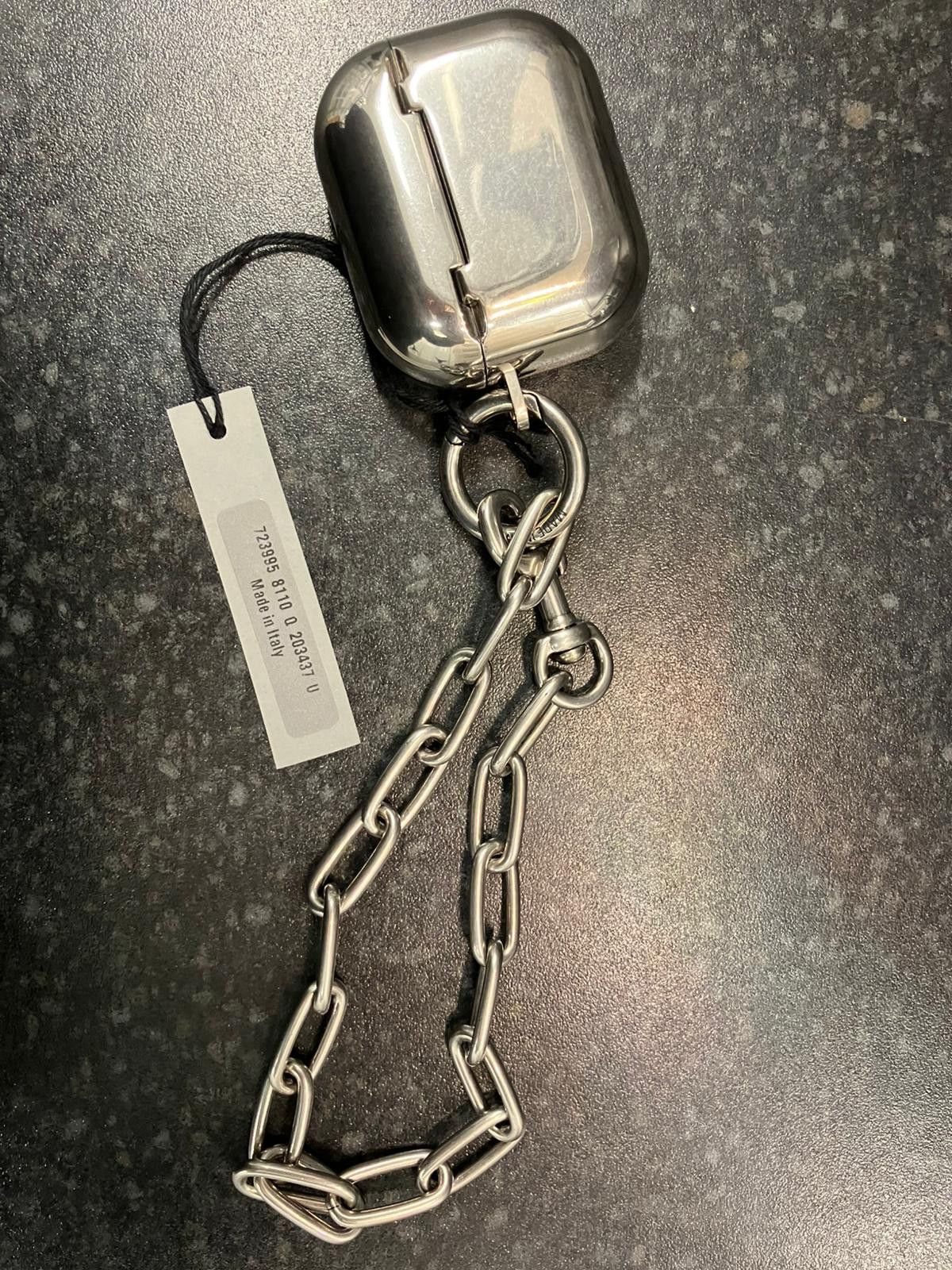 Balenciaga o1bcso1str0725 Size: OS / Cash EarPods Case With Chain Size ONE SIZE - 3 Thumbnail