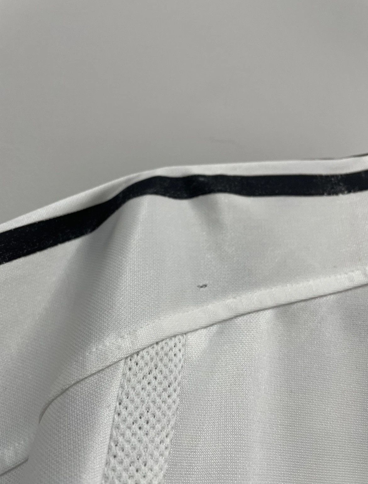 Adidas Real Madrid 2004/2005 Home Football Jersey #23 David Beckham Size US M / EU 48-50 / 2 - 9 Thumbnail