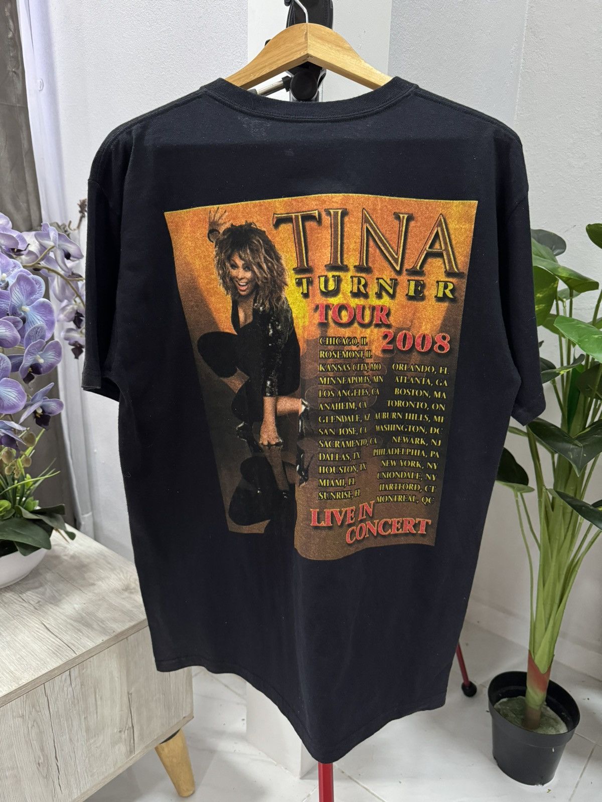 Band Tees Vintage Tina Turner 2008 Tour Short Sleeve Tee Size US L / EU 52-54 / 3 - 4 Thumbnail