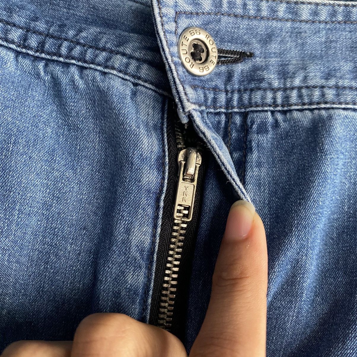 Versace Vintage Medusa logo Versace Classic V2 baggy jeans Size US 34 / EU 50 - 10 Thumbnail
