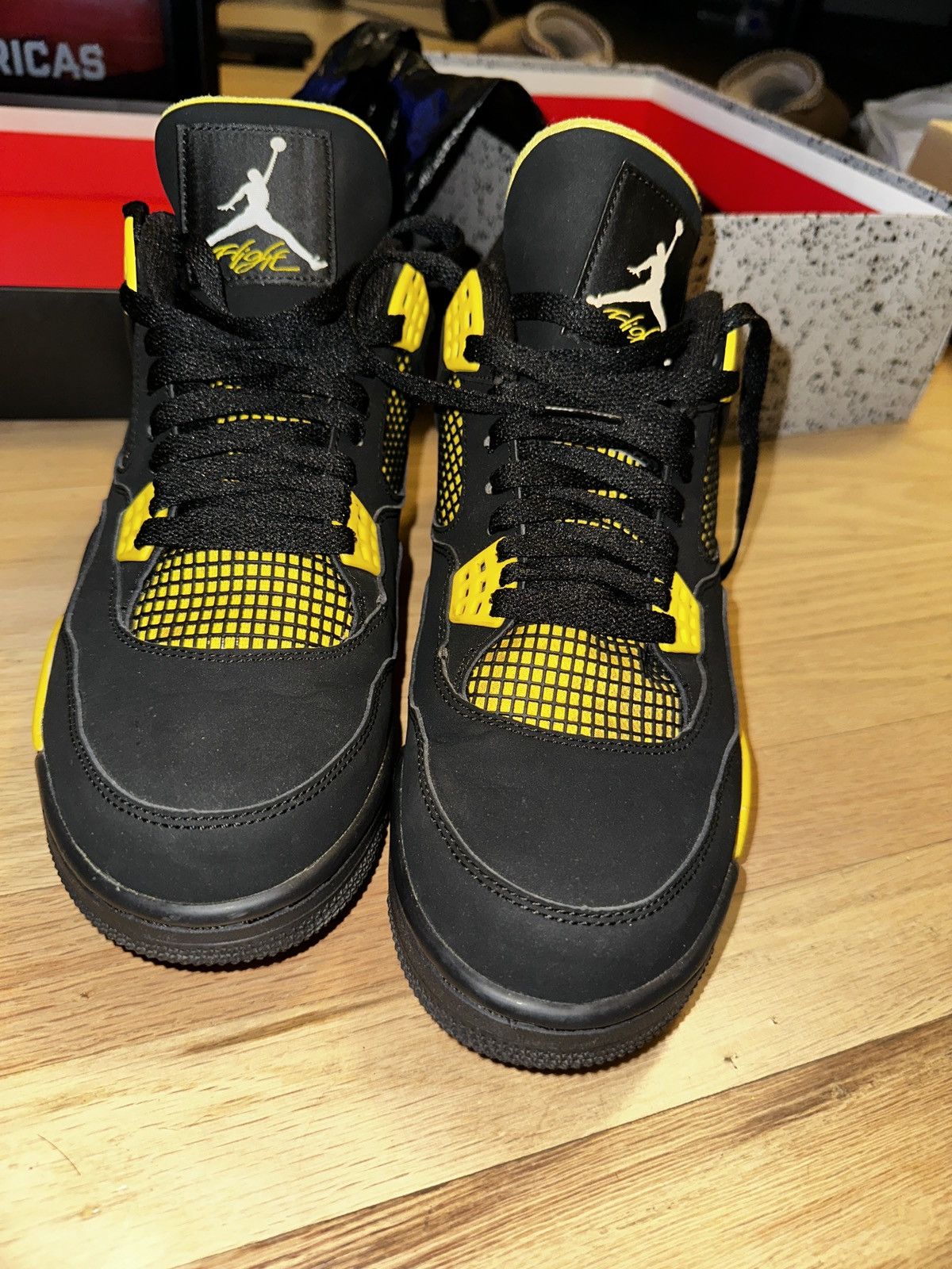 Jordan Brand Jordan 4 thunders Size US 10.5 / EU 43-44 - 3 Thumbnail