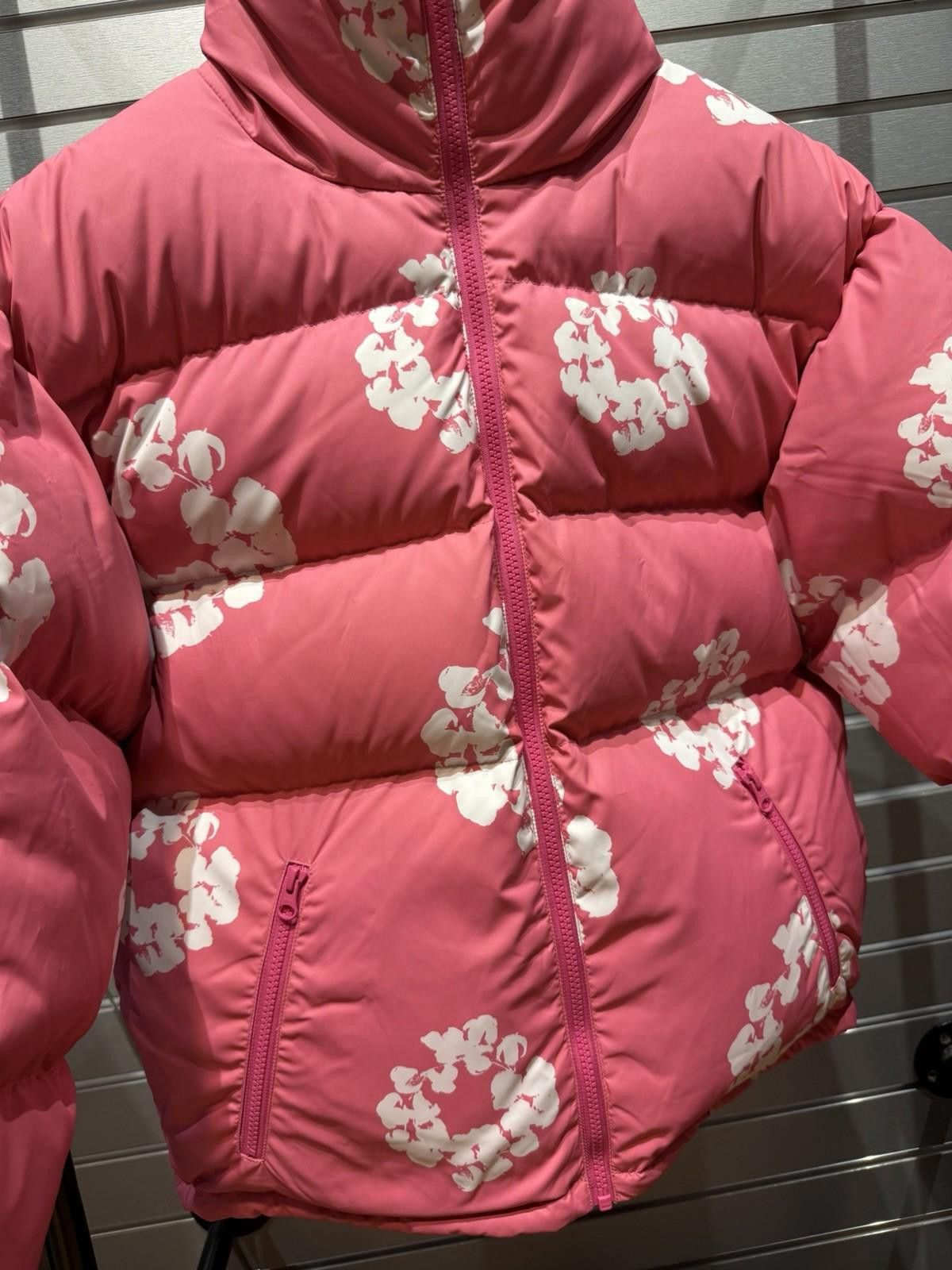 DENIM TEARS XS Cotton Wreath Puffer Jacket Denim Tears Coat New Pink Size US XS / EU 42 / 0 - 3 Thumbnail