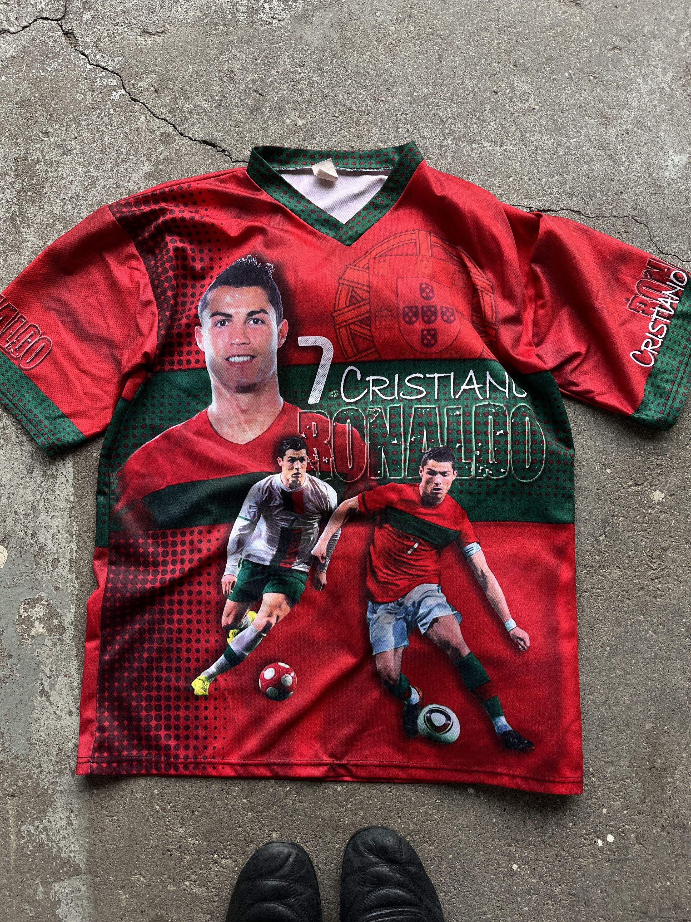 Other Cristiano Ronaldo CR7 Portugal football jersey Size US L / EU 52-54 / 3 - 3 Thumbnail