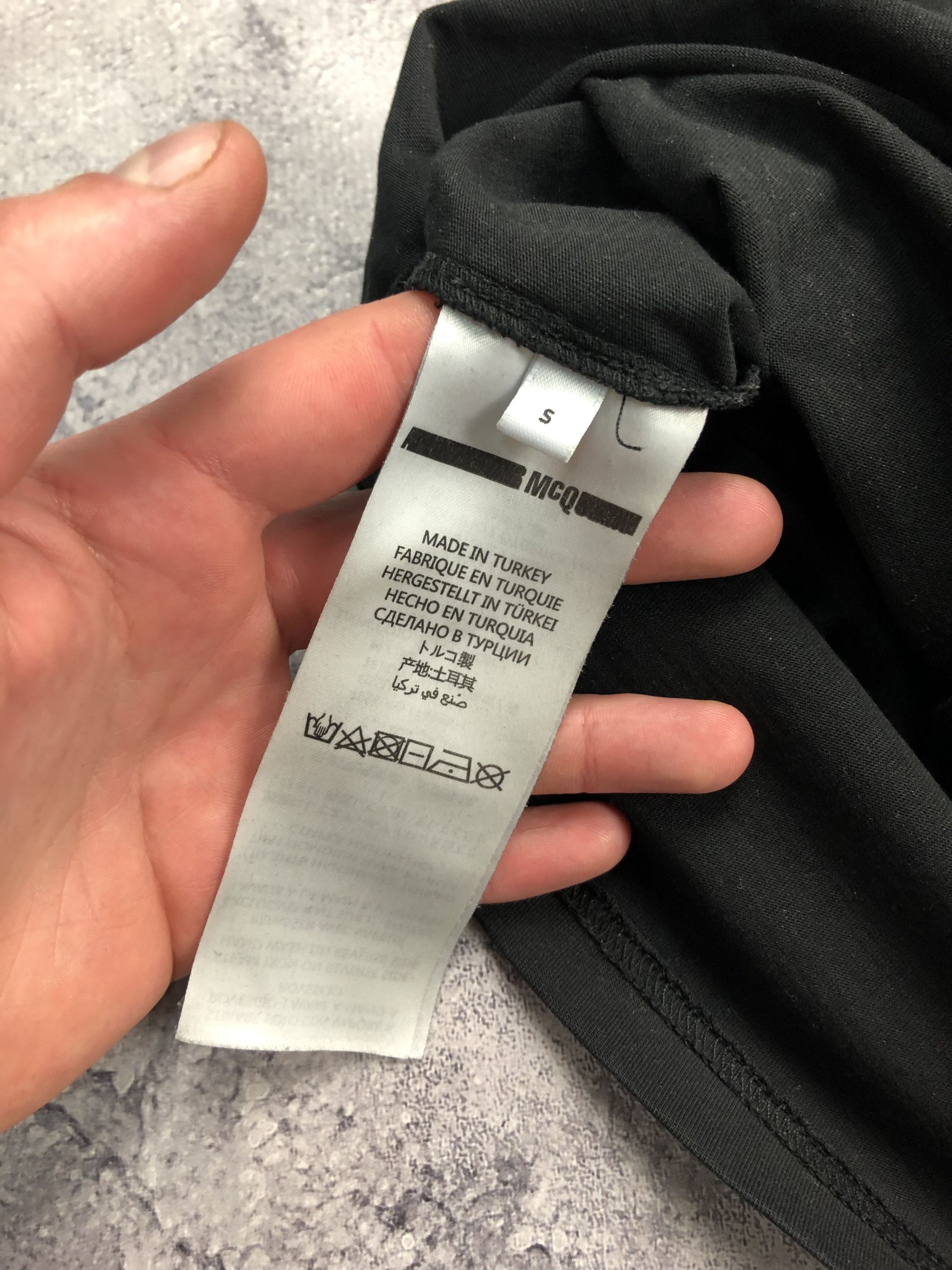 Alexander McQueen ALEXANDER MCQUEEN Big Logo MCQ Streetwear Hype Tshirt S Size Size US S / EU 44-46 / 1 - 6 Thumbnail