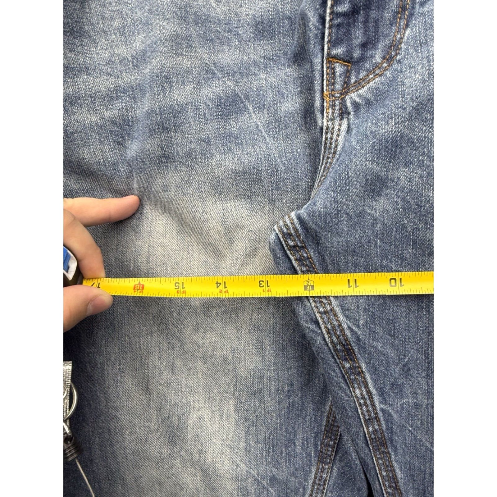 Sean John VINTAGE Sean John Jeans Mens 36 Medium Wash Denim Skater 90s Grunge Hip Hop City Punk Cargo 3D USA Logo 5-Pocket Style Relaxed Mens Size US 36 / EU 52 - 4 Thumbnail
