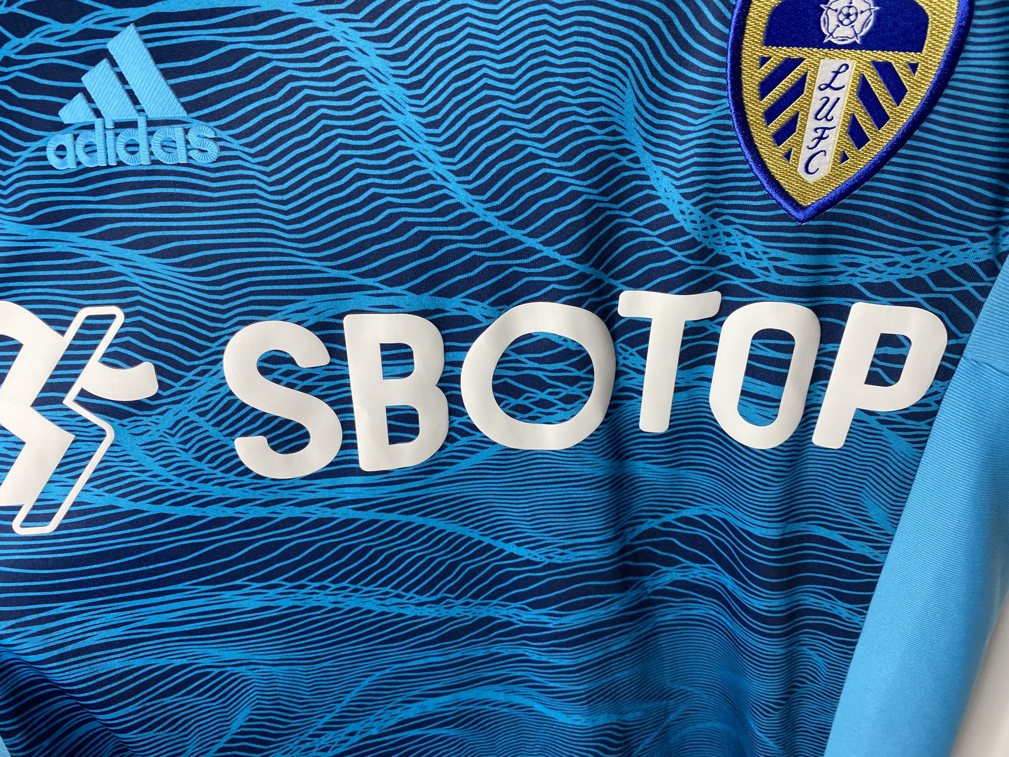 Adidas LEEDS UNITED 2021-22 GOALKEEPER FOOTBALL SHIRT SOCCER JERSEY Size US XS / EU 42 / 0 - 4 Thumbnail