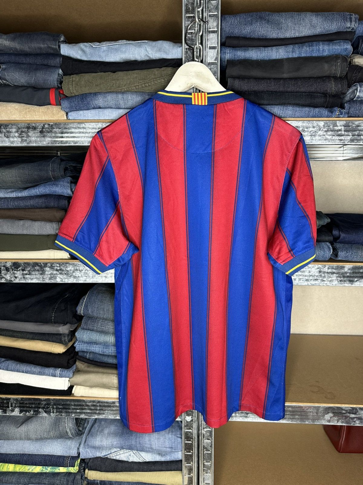 Nike FC Barcelona Retro 2009/10 Nike Home Soccer Jersey Size S Size US S / EU 44-46 / 1 - 9 Thumbnail