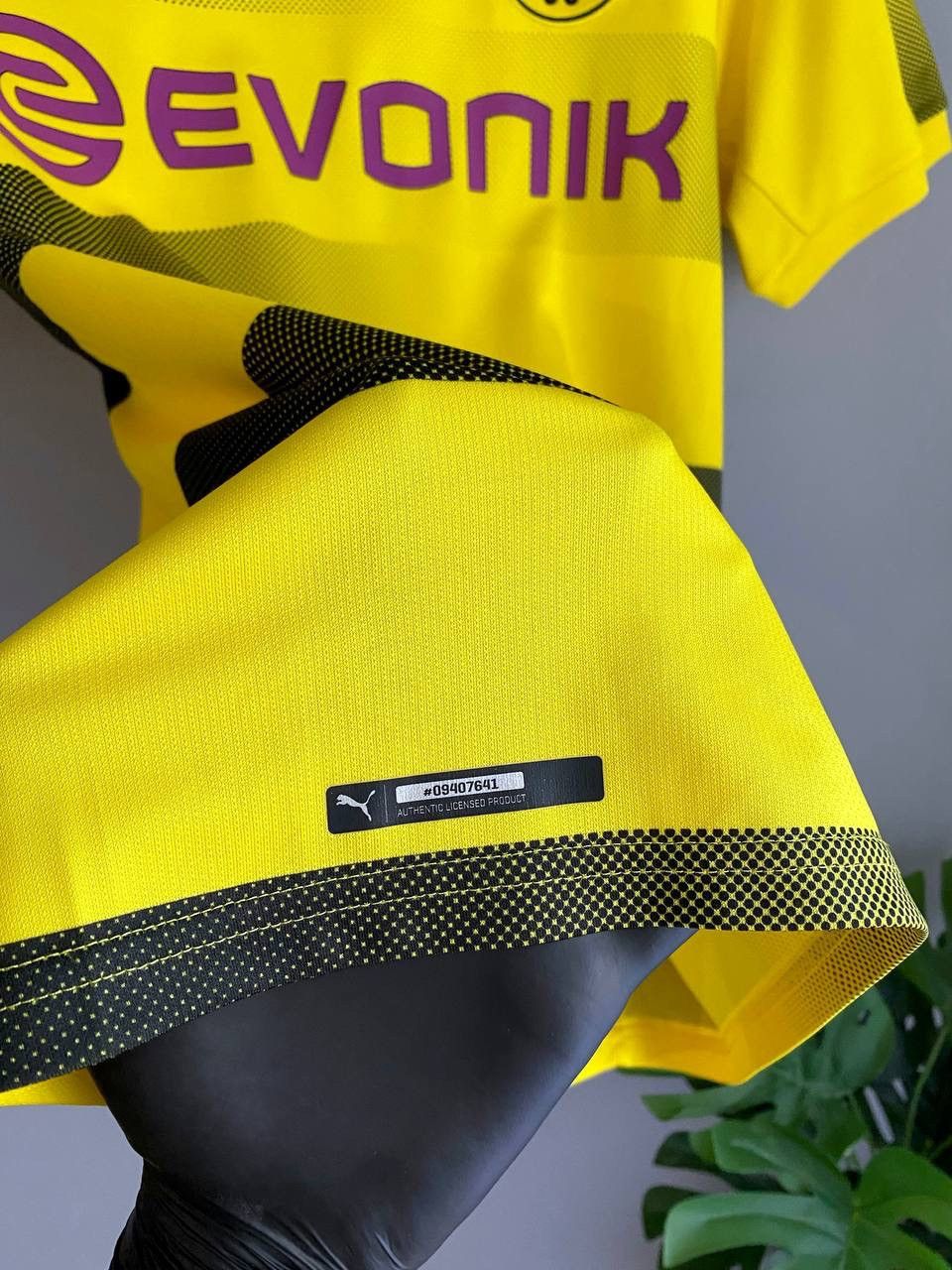 Puma FC Borussia Dortmund 2017/18 Home Soccer Jersey #11 REUS, M Size US M / EU 48-50 / 2 - 16 Thumbnail