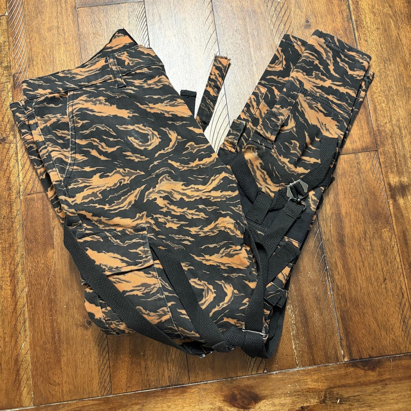 Valabasas Valabasas Pants Men 36x32 Tiger Camo Cargo Strap Buckle Slim Size US 36 / EU 52 - 2 Thumbnail