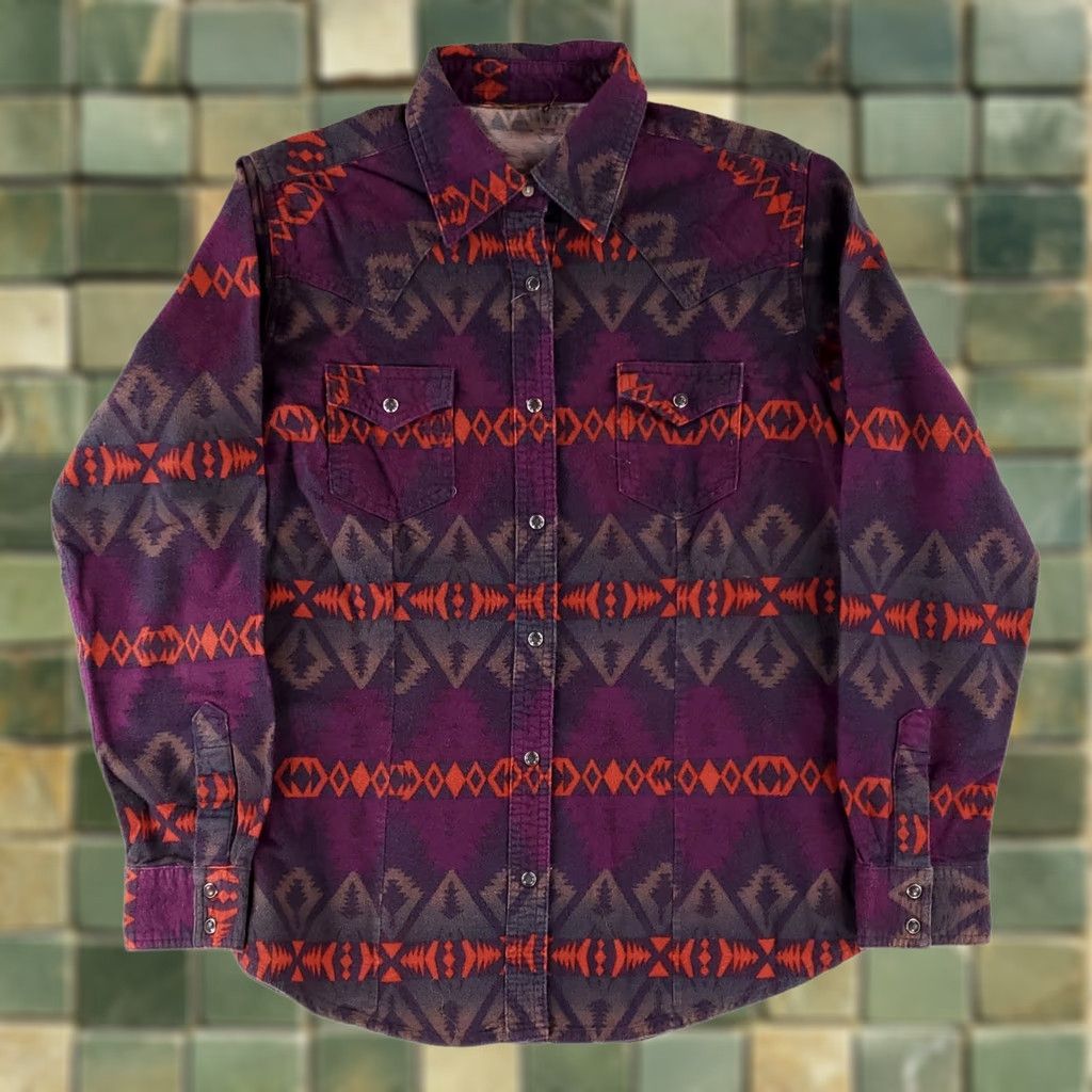 Wrangler VINTAGE Wrangler Pearl Snap Button Up Flannel Shirt Aztec Southwest Purple Womens XL Size XL / US 12-14 / IT 48-50 - 1 Thumbnail