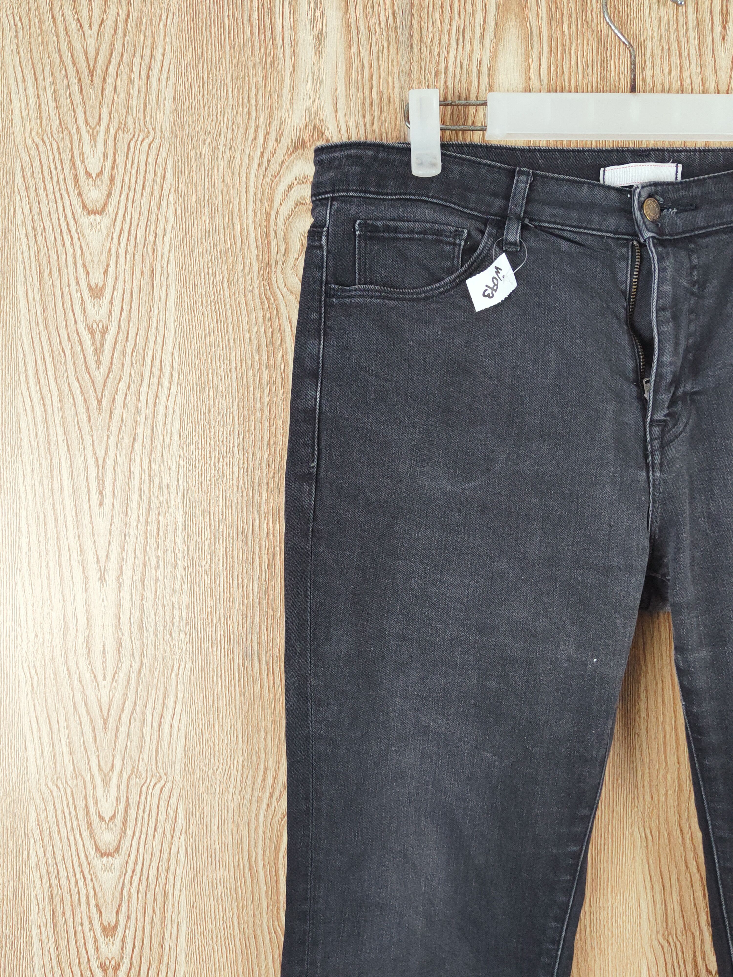 Japanese Brand Uniqlo Black Distressed Ripped Jeans #W073 Size US 31 - 3 Thumbnail