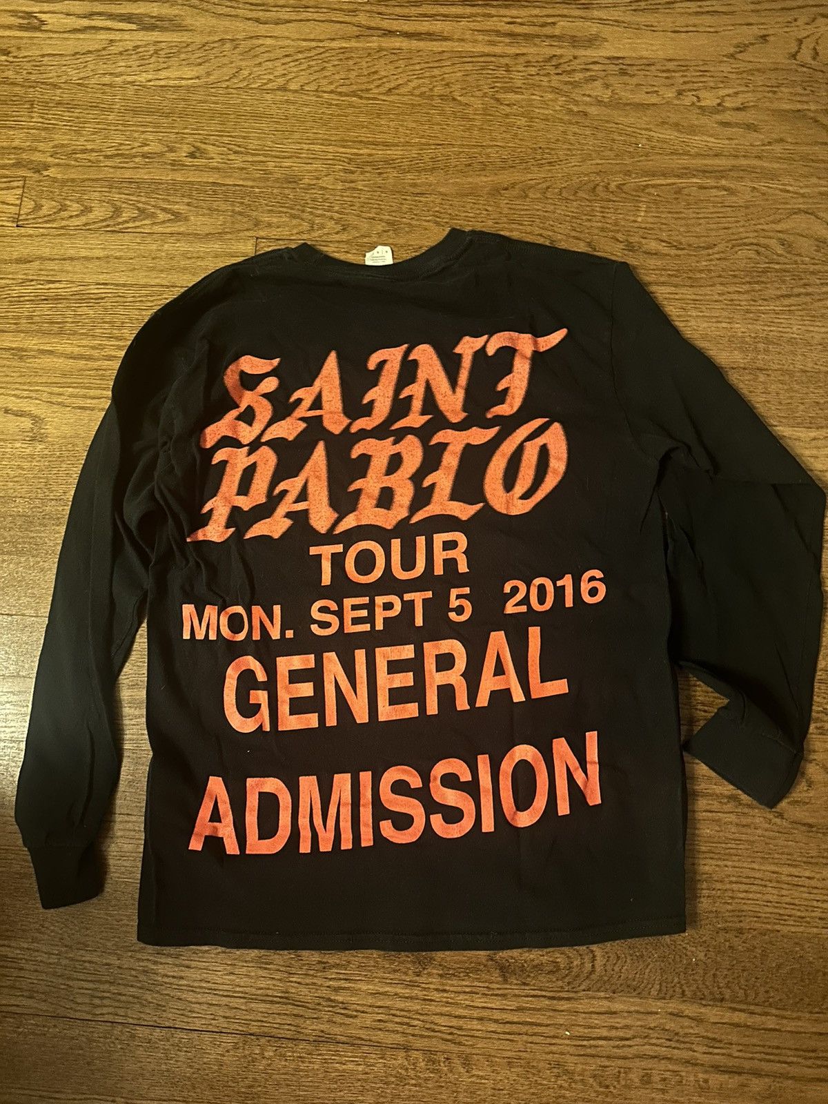 Yeezy Yeezy Saint Pablo Tour Merch LS Shirt size M Size US M / EU 48-50 / 2 - 2 Thumbnail