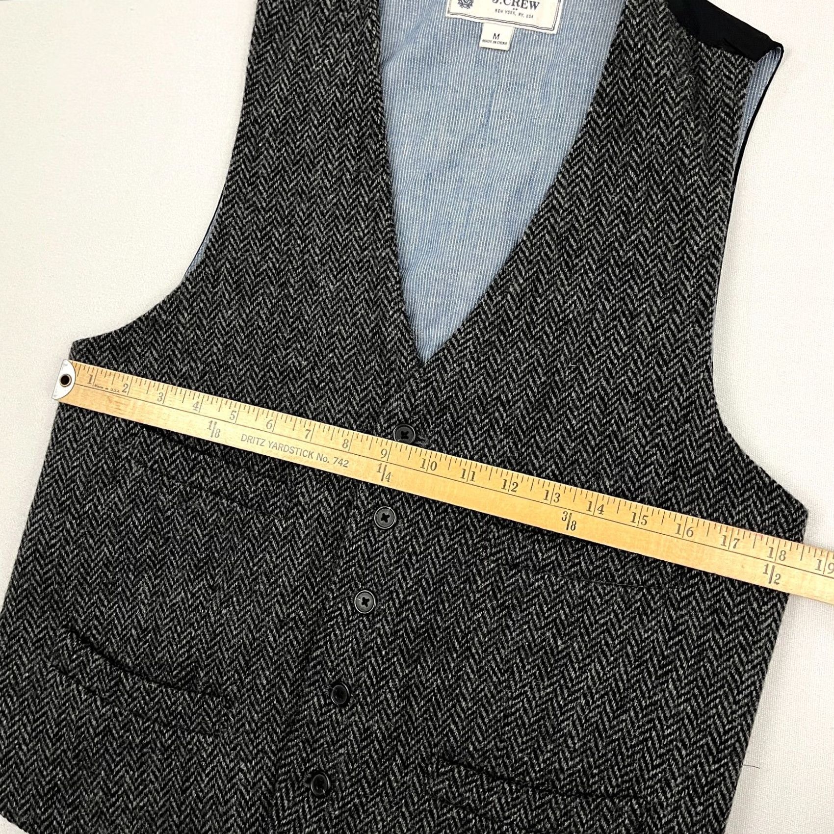 J.Crew VINTAGE J.CREW Waistcoat Mens M Gray Herringbone Tweed British Wool Suit Vest 6-Button Size US M / EU 48-50 / 2 - 5 Thumbnail
