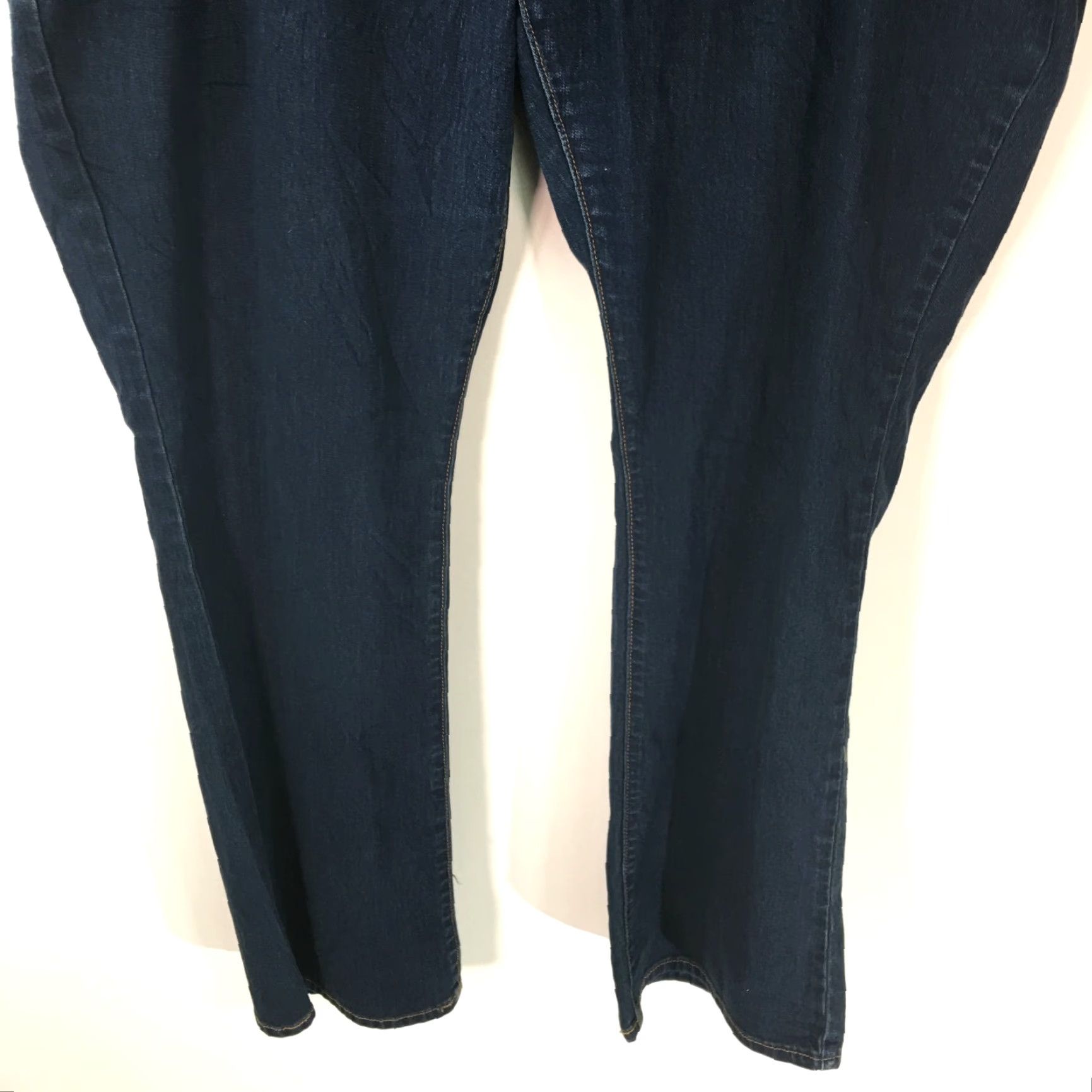 Old Navy Old Navy Jeans Women Regular Fit Mid Rise Straight Leg Blue Denim Size 18 Size 40" / US 18 - 5 Thumbnail