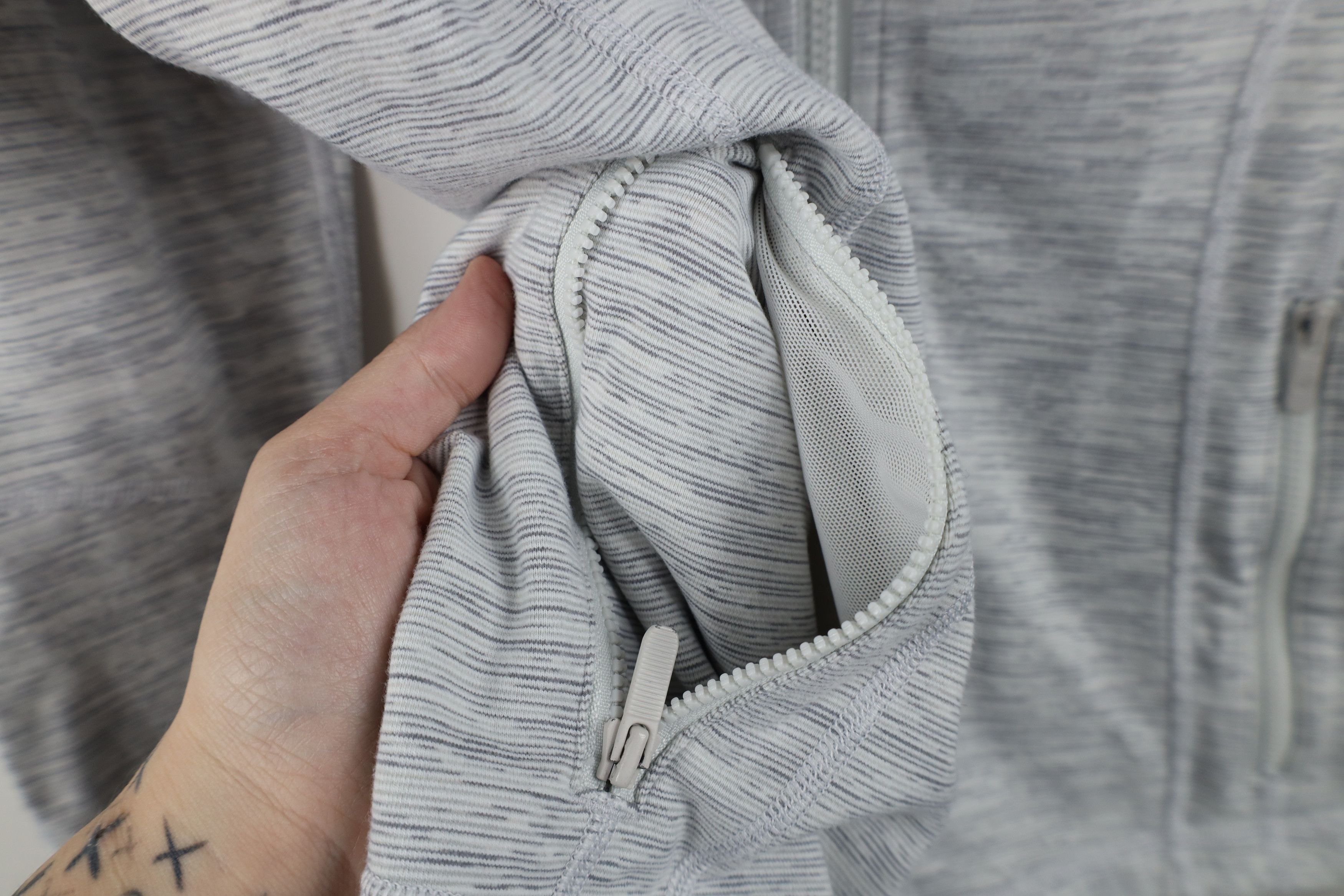 Lululemon Lululemon Yoga Define Full Zip Jacket Heather Gray Size XL / US 12-14 / IT 48-50 - 5 Thumbnail