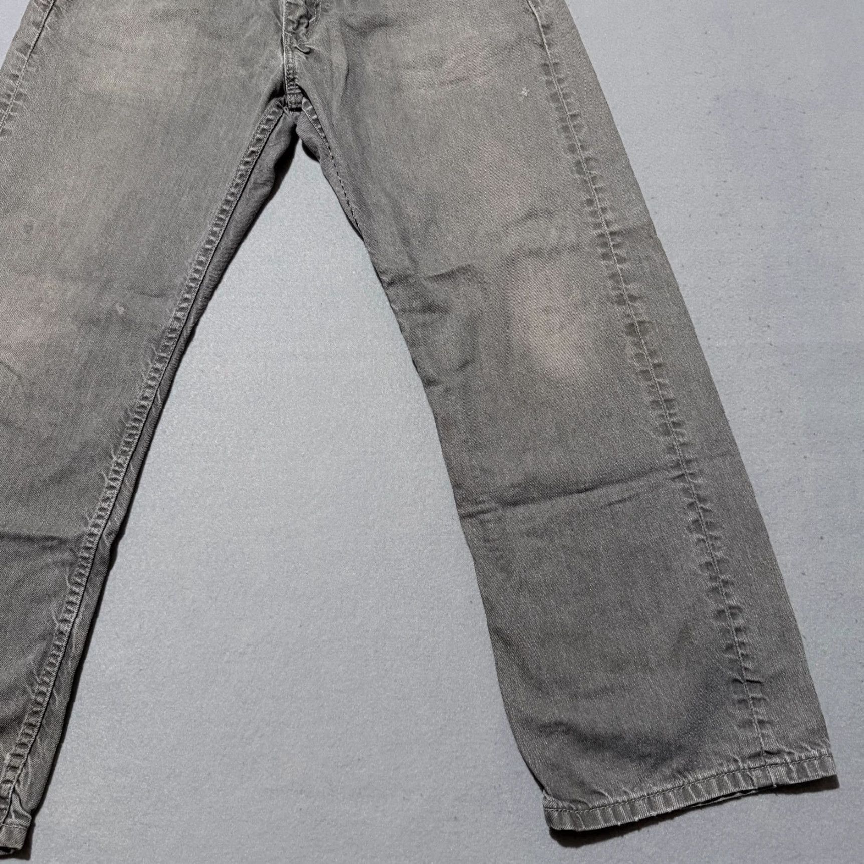 Levi's Levi's 569 Jeans Men Gray Denim Mid Rise Distressed 33X30 Straight Relaxed City 5-Pocket Logo - Levi's 500 Series Size US 33 - 6 Thumbnail