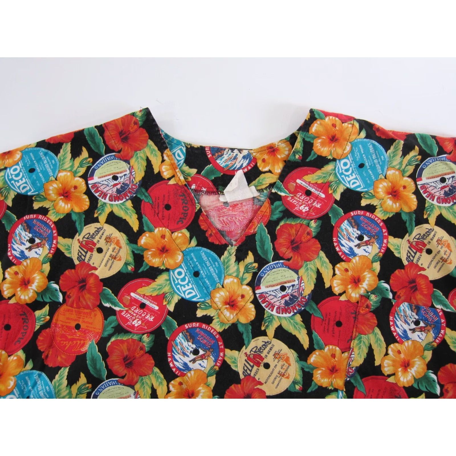 Vintage VINTAGE Apparel Pro Cotton Pocket Black Floral Hawaiian Scrub Shirt 2X Women Size US XXL / EU 58 / 5 - 3 Thumbnail
