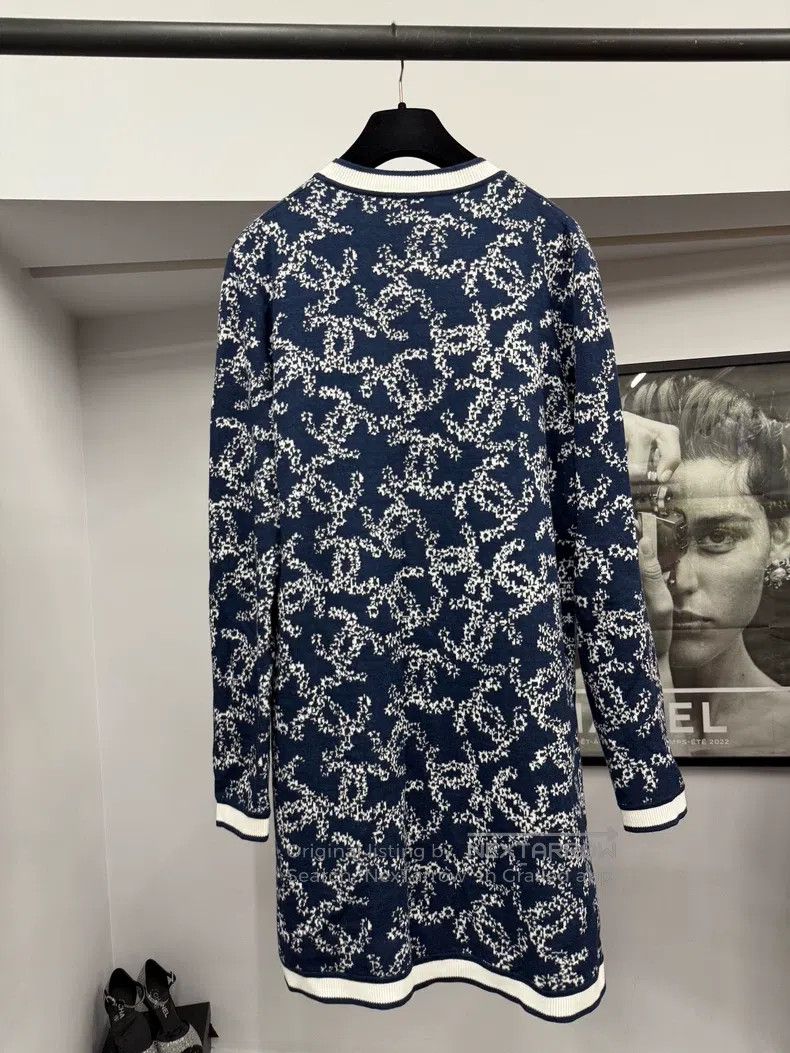 Chanel Chanel Blue and white printed logo cardigan coat Size XS / US 0-2 / IT 36-38 - 3 Thumbnail