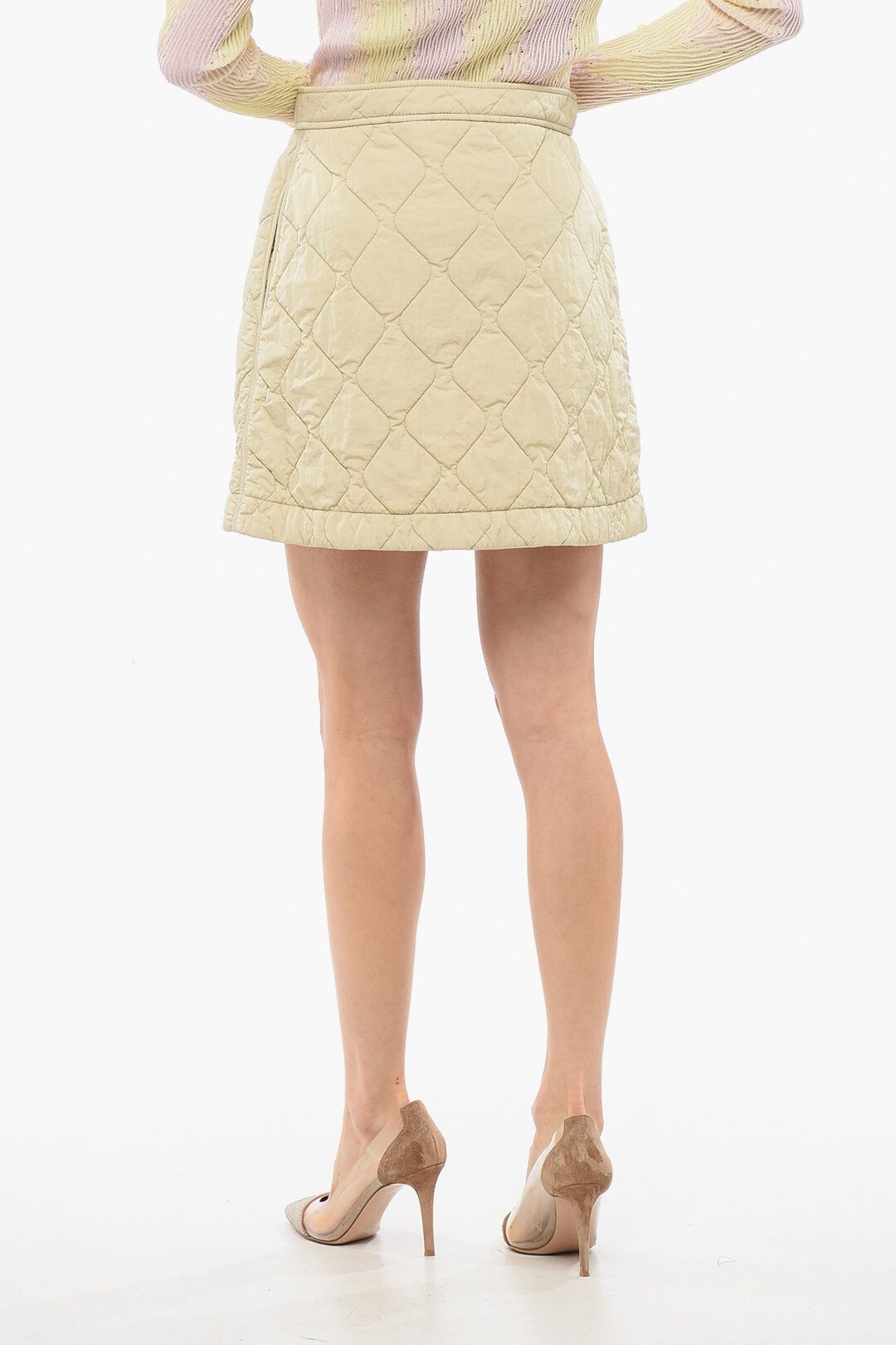 Burberry og1mm1225 Quilted Mini Skirt in Beige Size 28" / US 6 / IT 42 - 2 Thumbnail